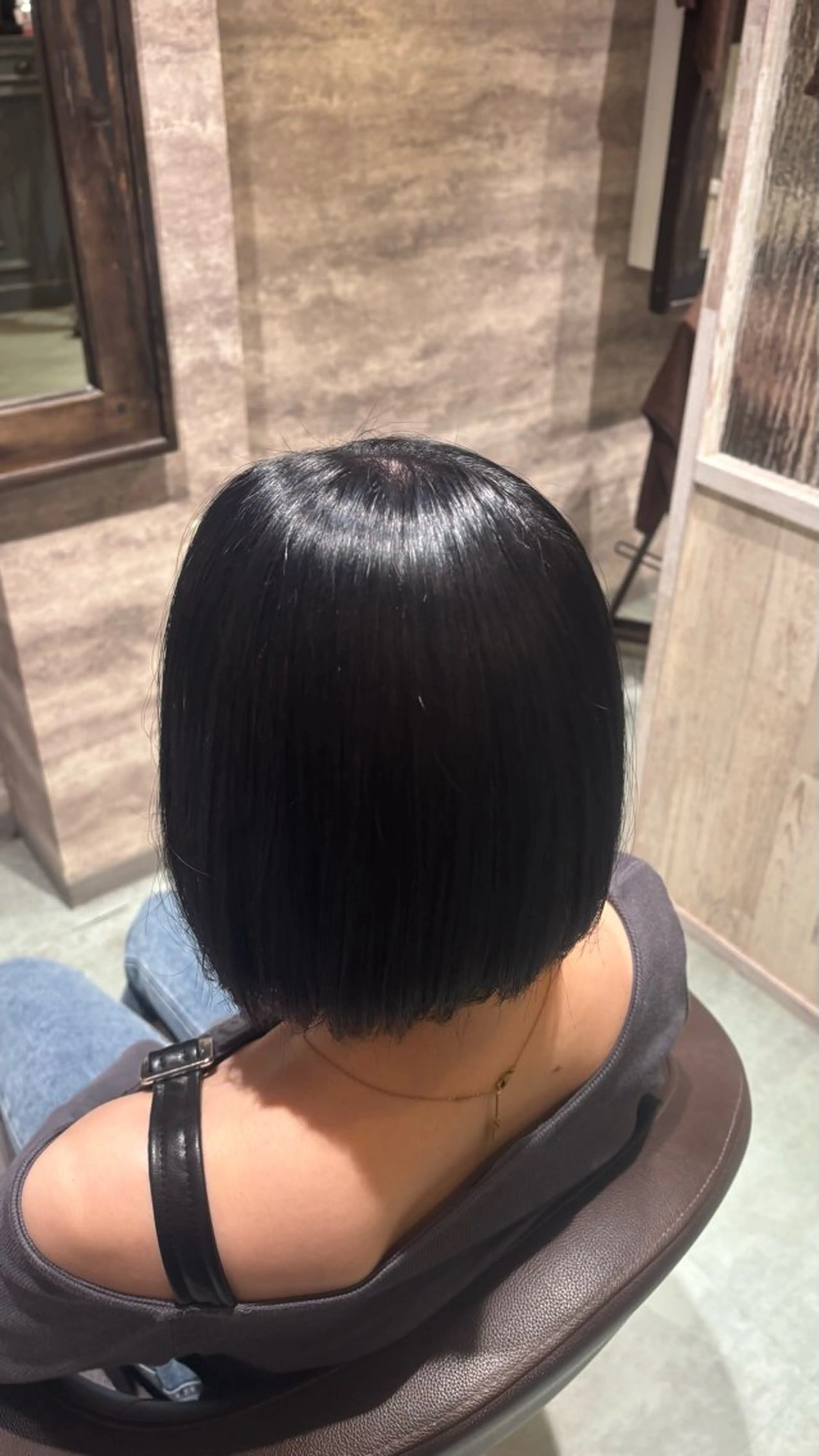 ミディアム カラー ブリーチ ブルーカラー 透明感カラー ヘアカラー トリートメント 東田 さくらのヘアスタイル