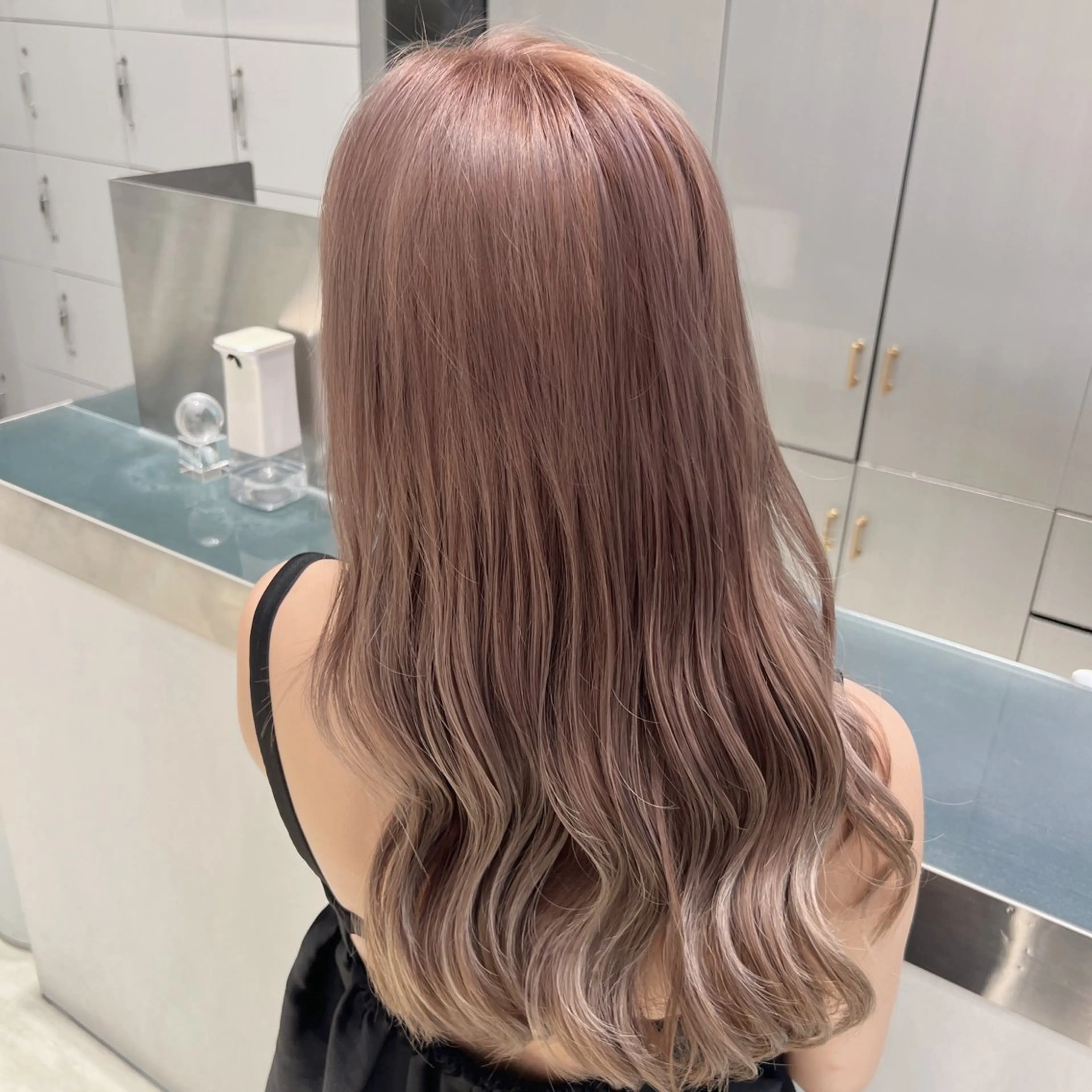 カラー カット ヘアカラー トリートメント 李 文のヘアスタイル
