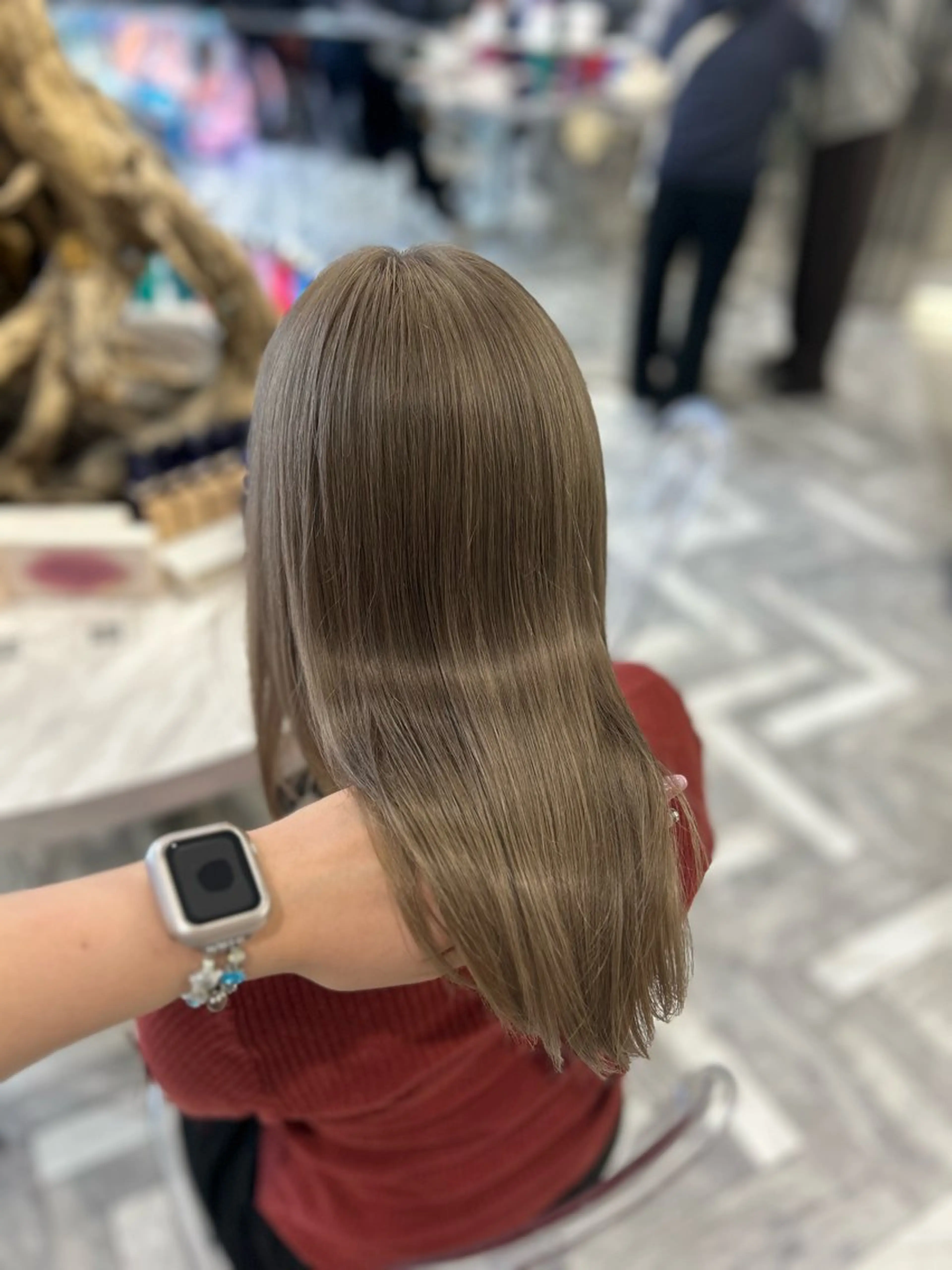 セミロング カラー ヘアカラー トリートメント himari💜 ハイトーンカラーのヘアスタイル