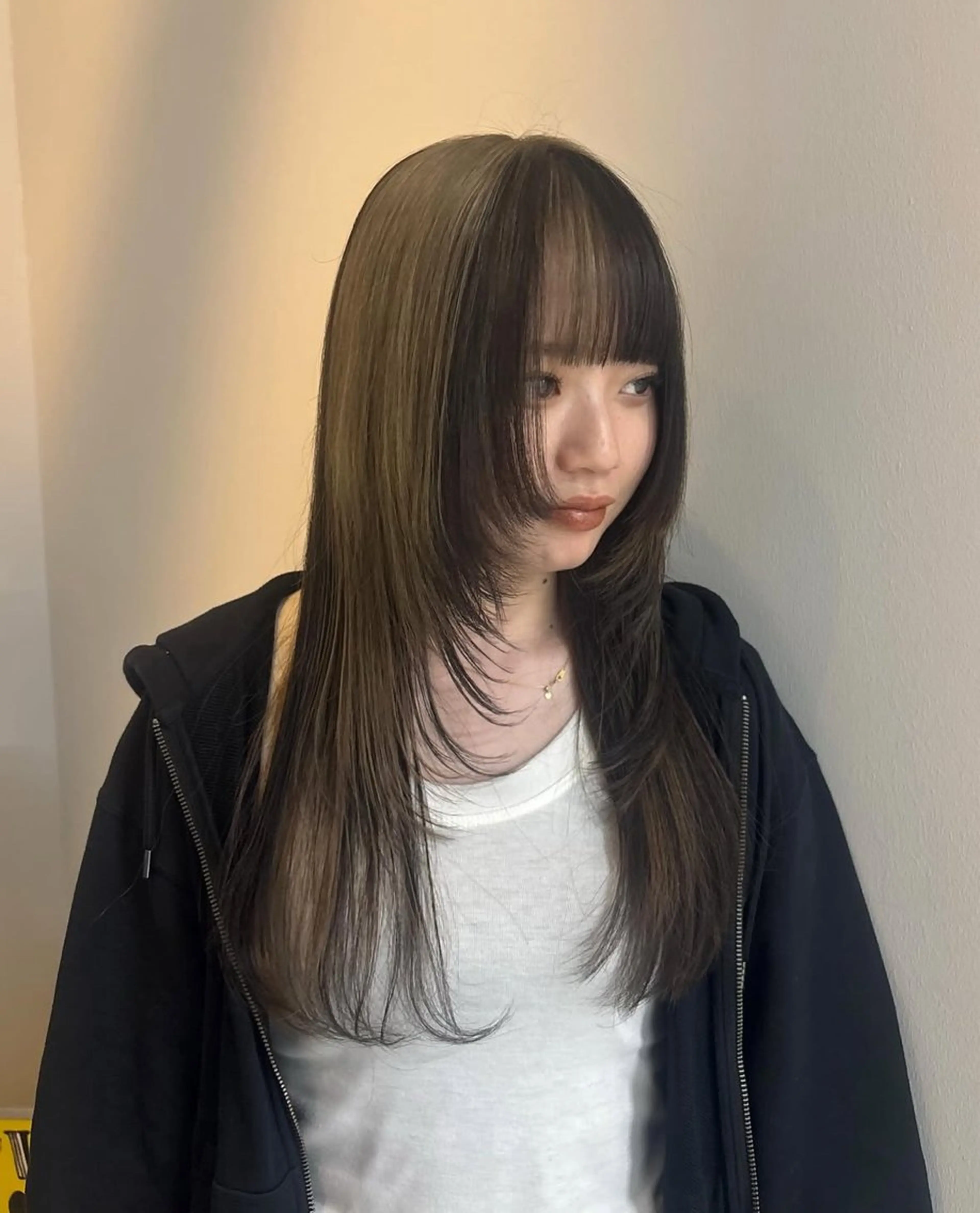 カラー ブリーチ デザインカラー 池田 晴乃のヘアスタイル