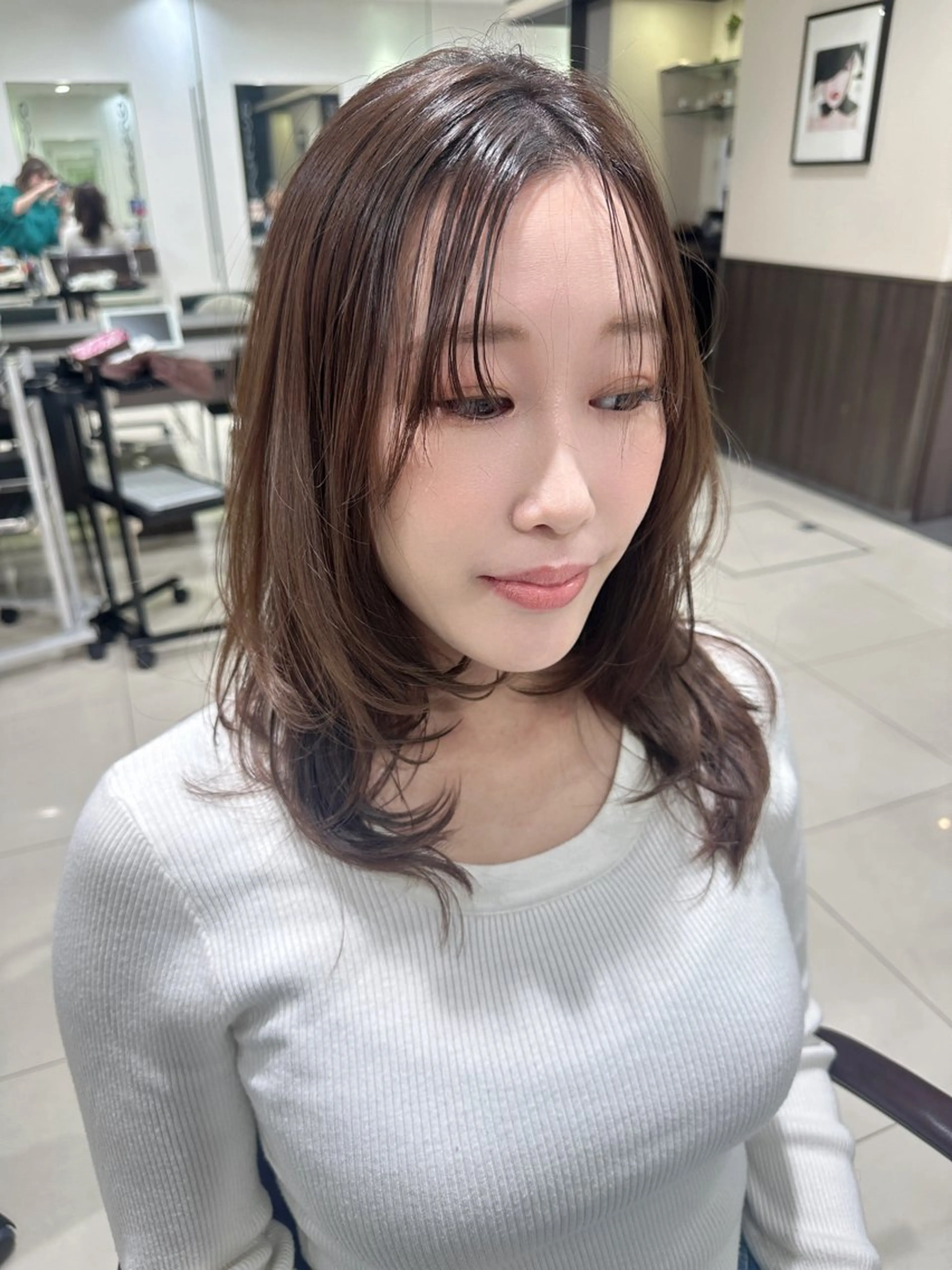 ロング レイヤーカット レイヤー 艶々カラーのヘアスタイル