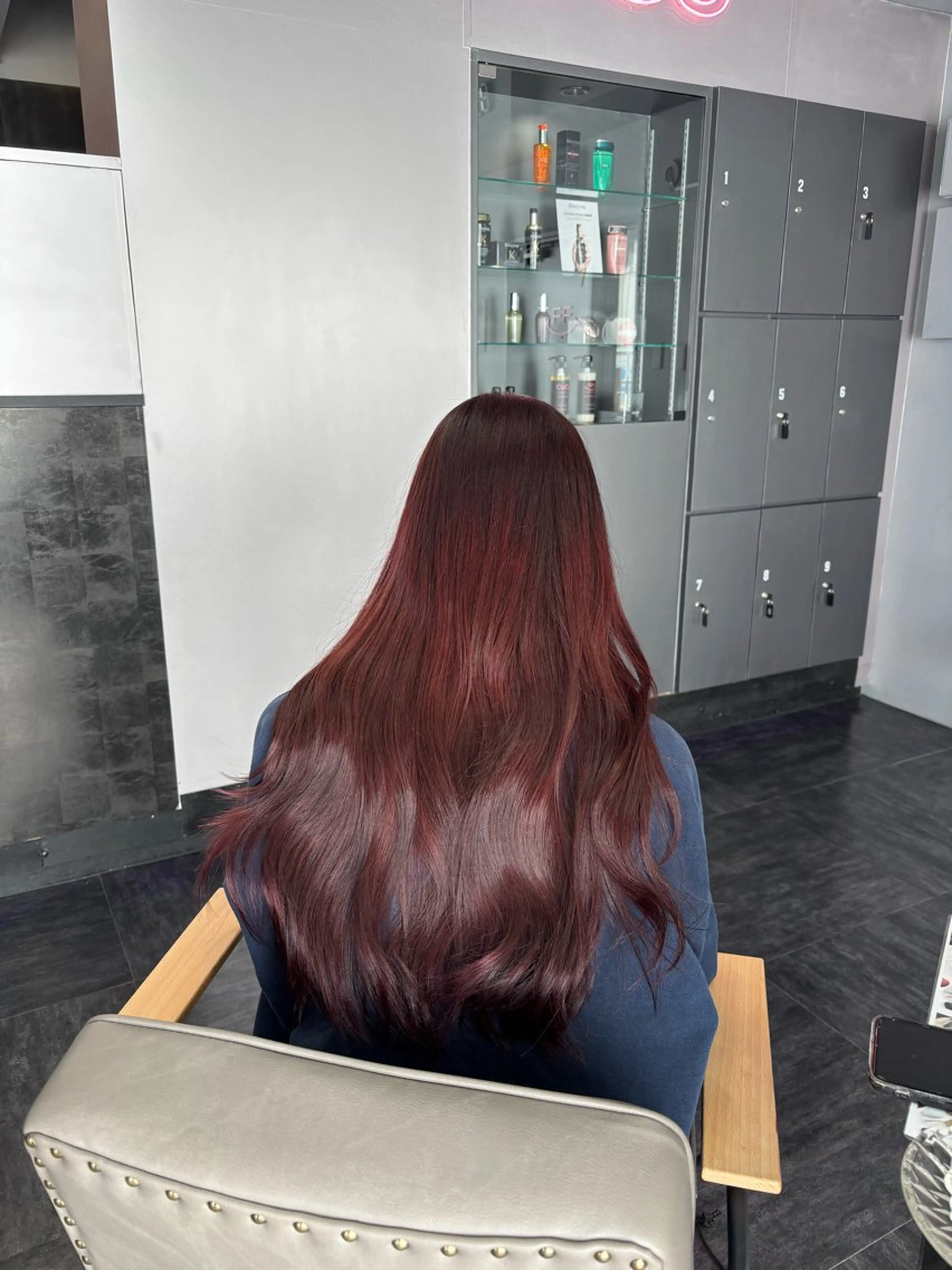 カラー ボルドーカラー 新垣 杏凜のヘアスタイル