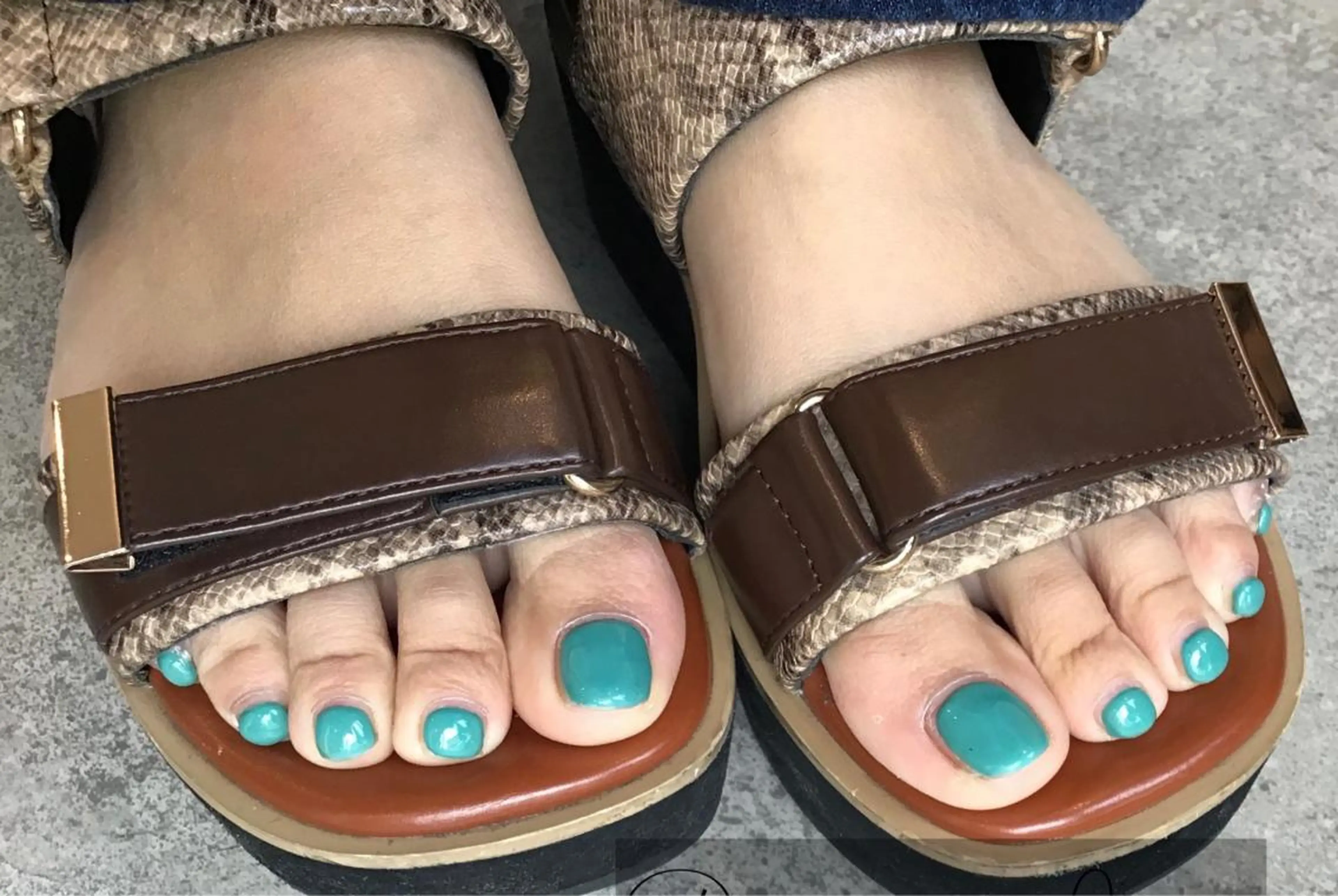 フット👣ワンカラー（オフ＋500円）の写真