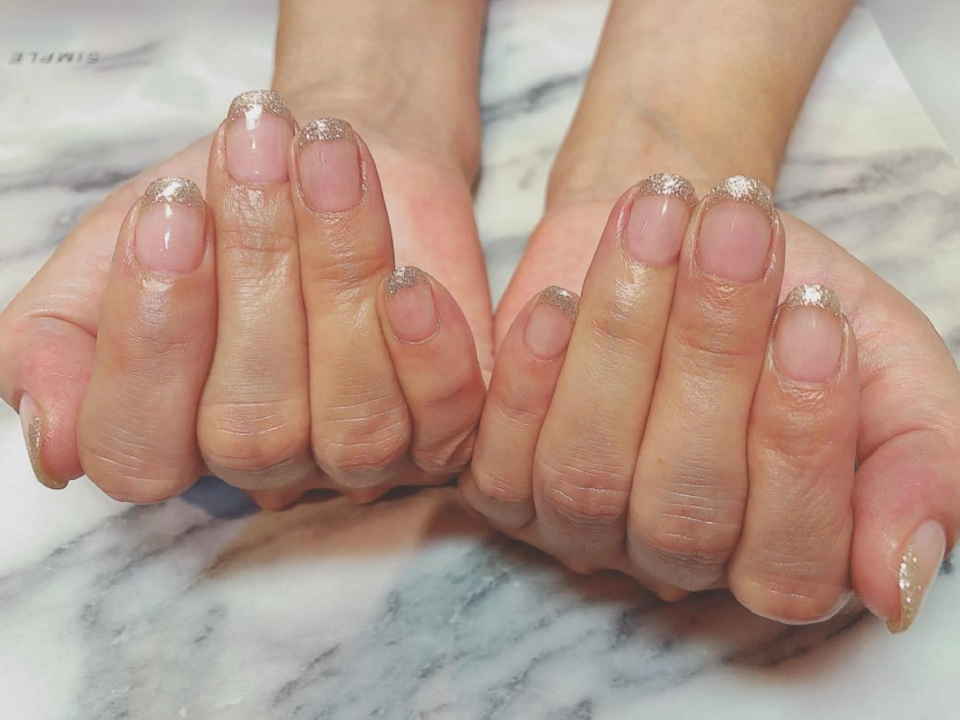 ネイル フレンチネイル ラメ(グリッター) mamaLindo志村坂上所属・白石 百合子のエステ・リラクイメージ