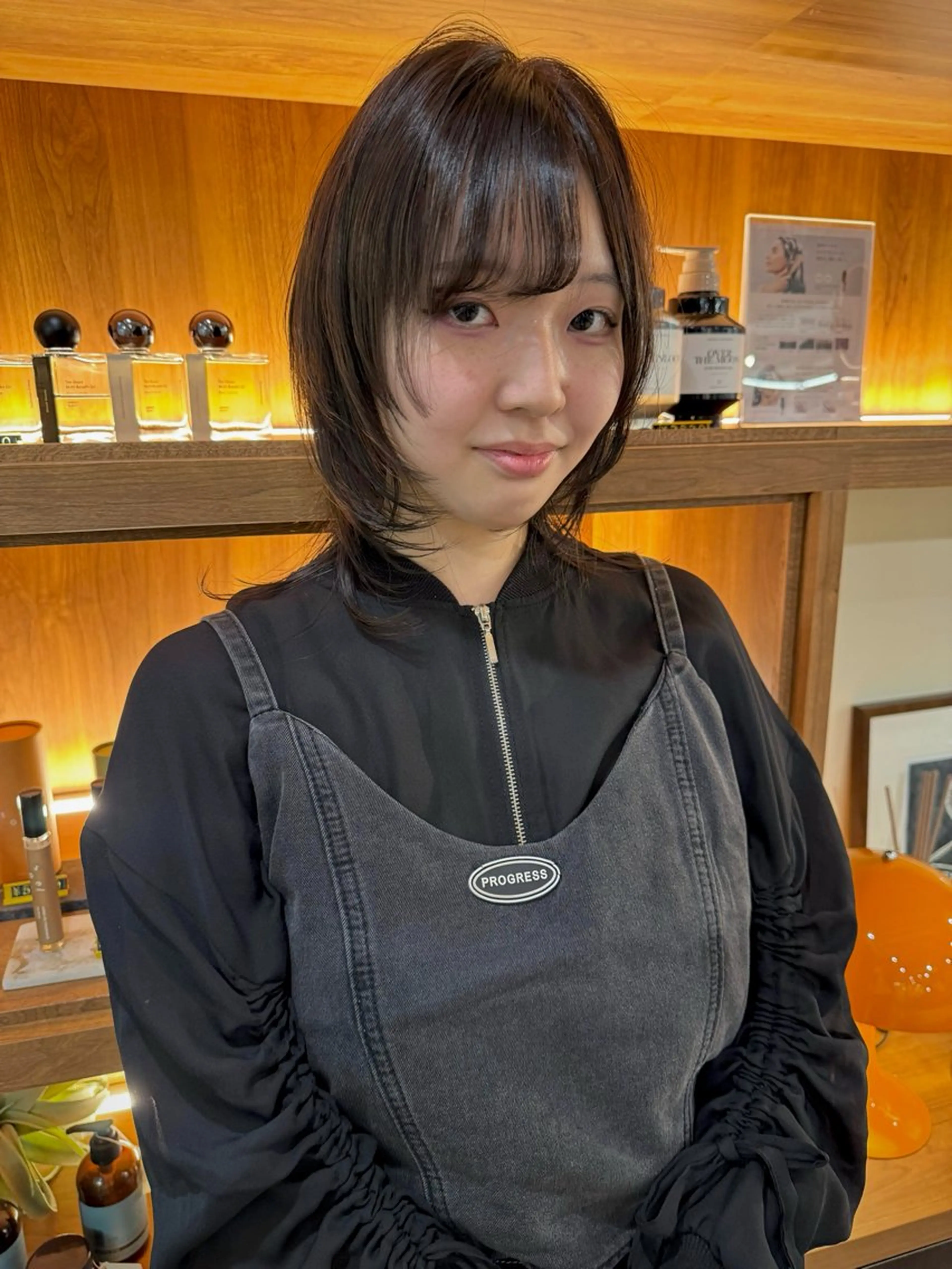 セミロング ヘアカラー ROSTAR セイゴのヘアスタイル