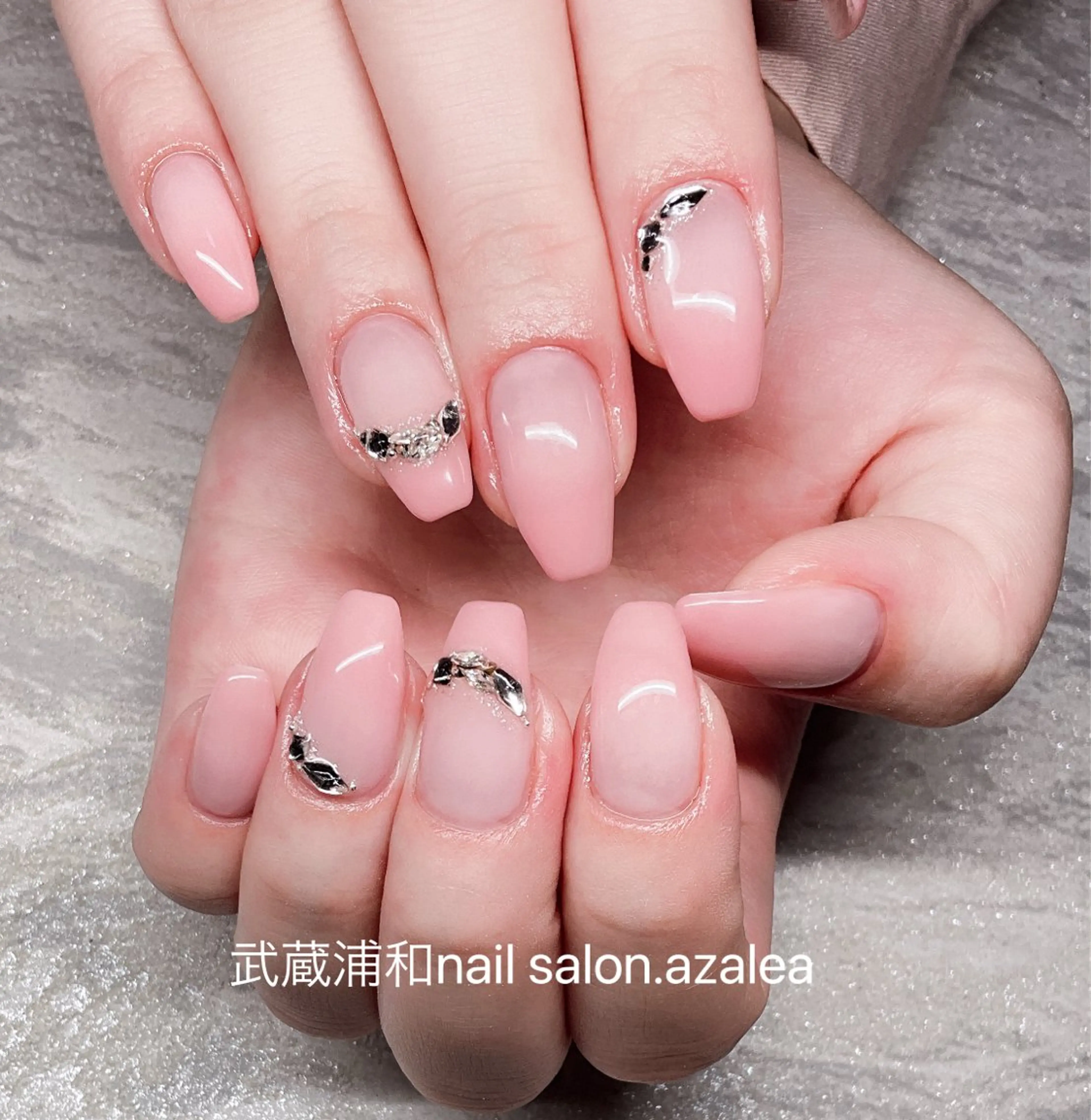 ネイル ハンドネイル R inのネイルデザイン