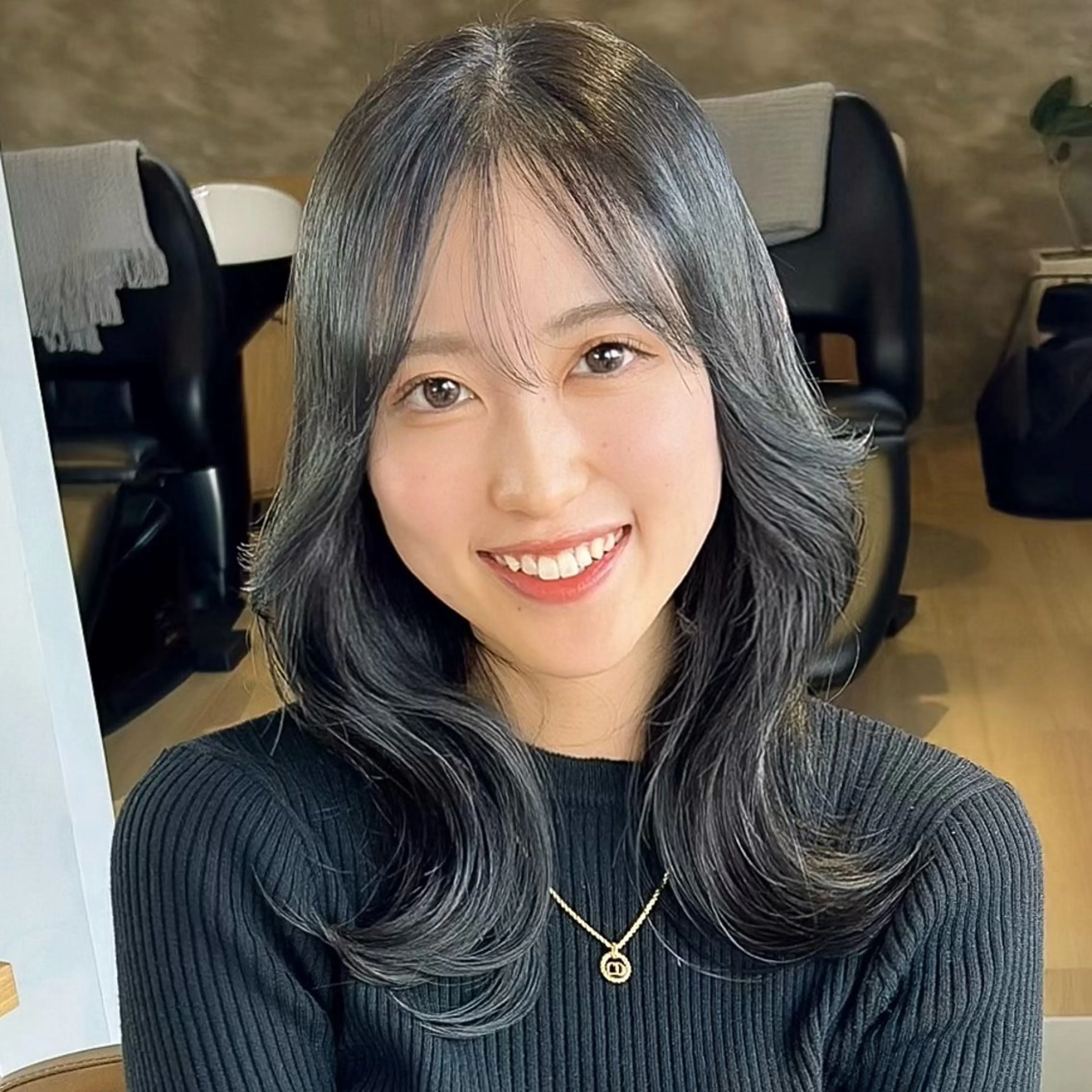 セミロング トリートメント まなり See.のヘアスタイル