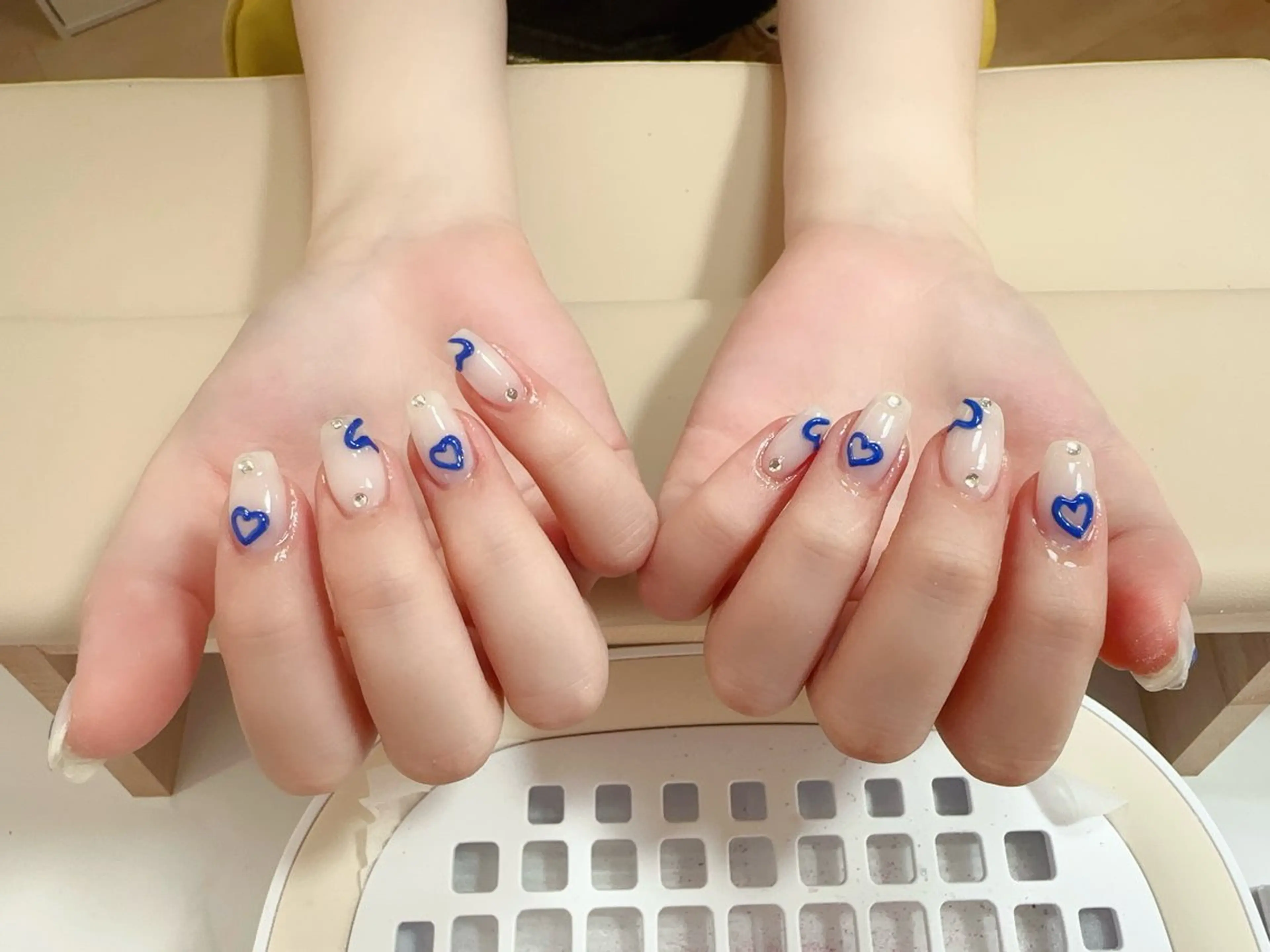 ネイル ハンドネイル NAIL CIRCLESのネイルデザイン