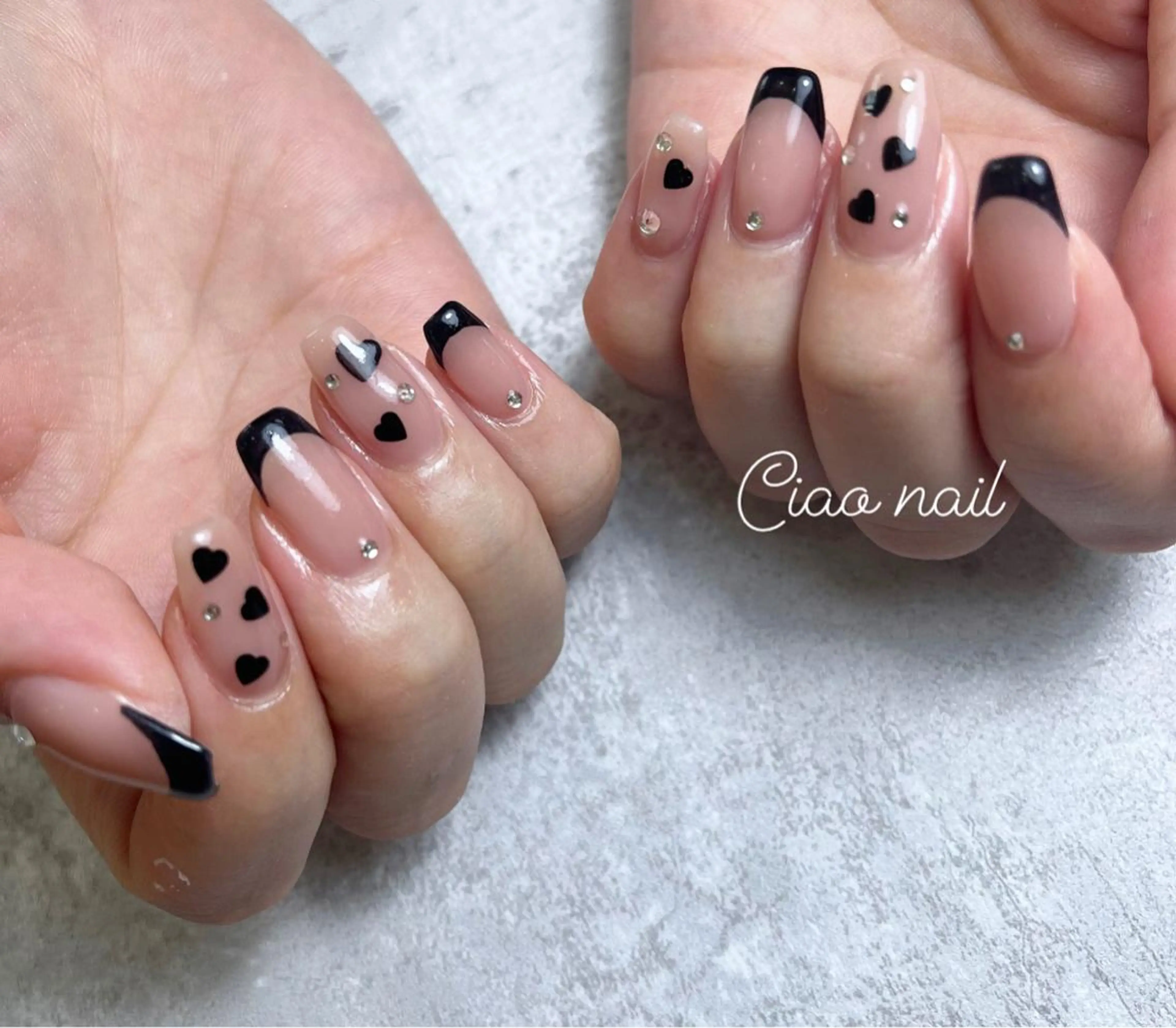 ネイル フレンチネイル ハート #Amin nail salonのネイルデザイン