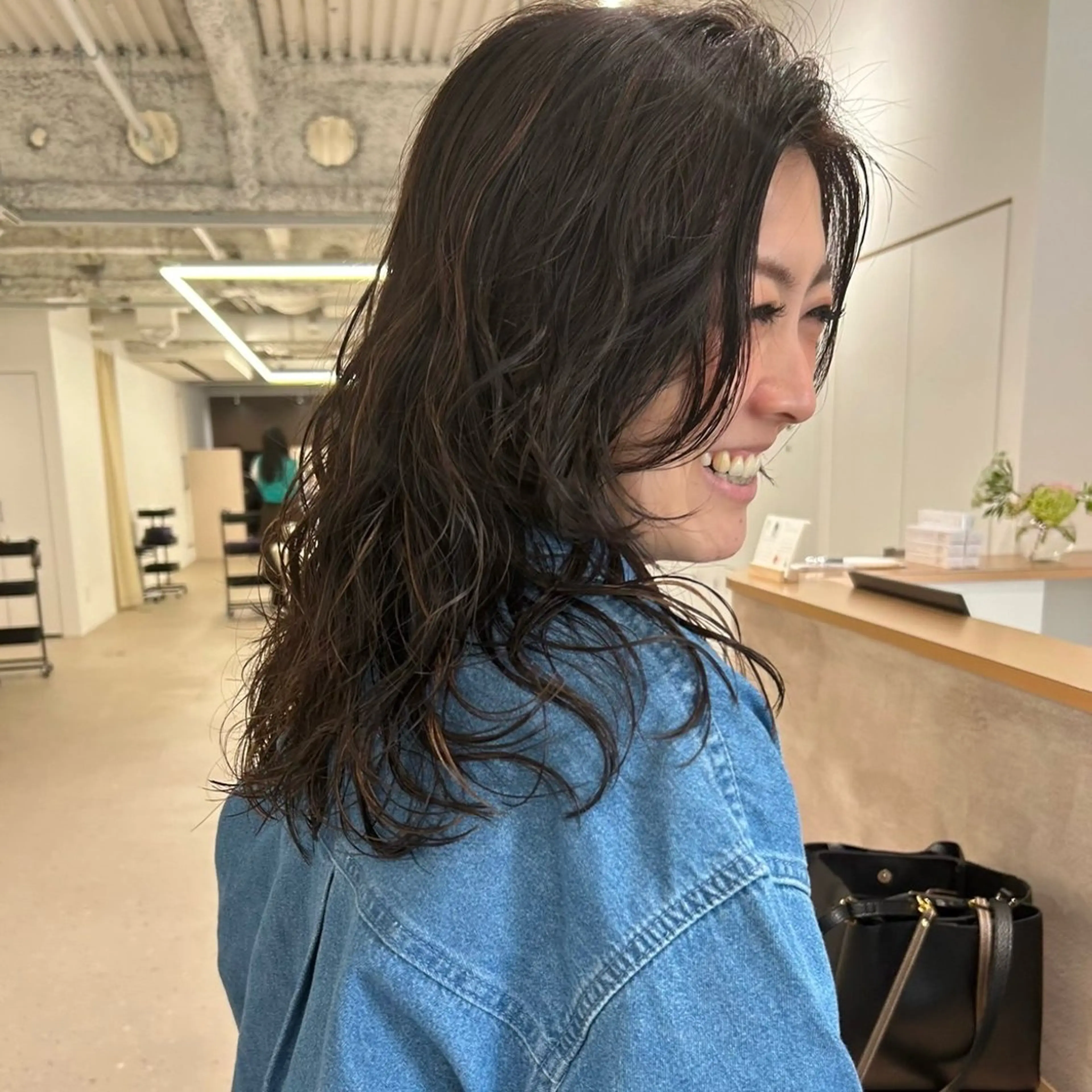 セミロング パーマ セミロングパーマ 似合わせカット 髪質改善/艶カラー /透明感/石田桃子のヘアスタイル