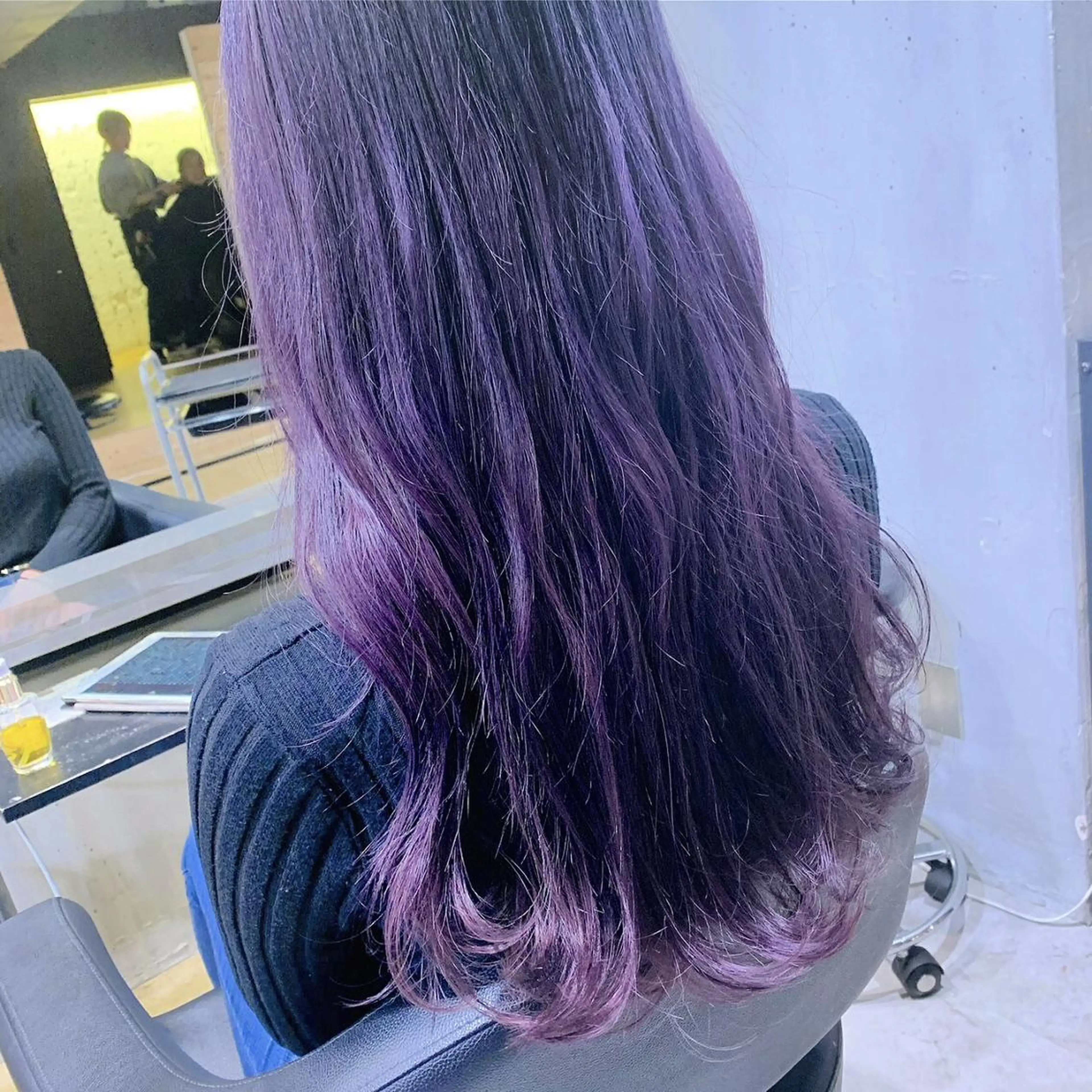 セミロング ヘアカラー トリートメント 🤍ハイトーン寒色 🤍MADOKAのヘアスタイル