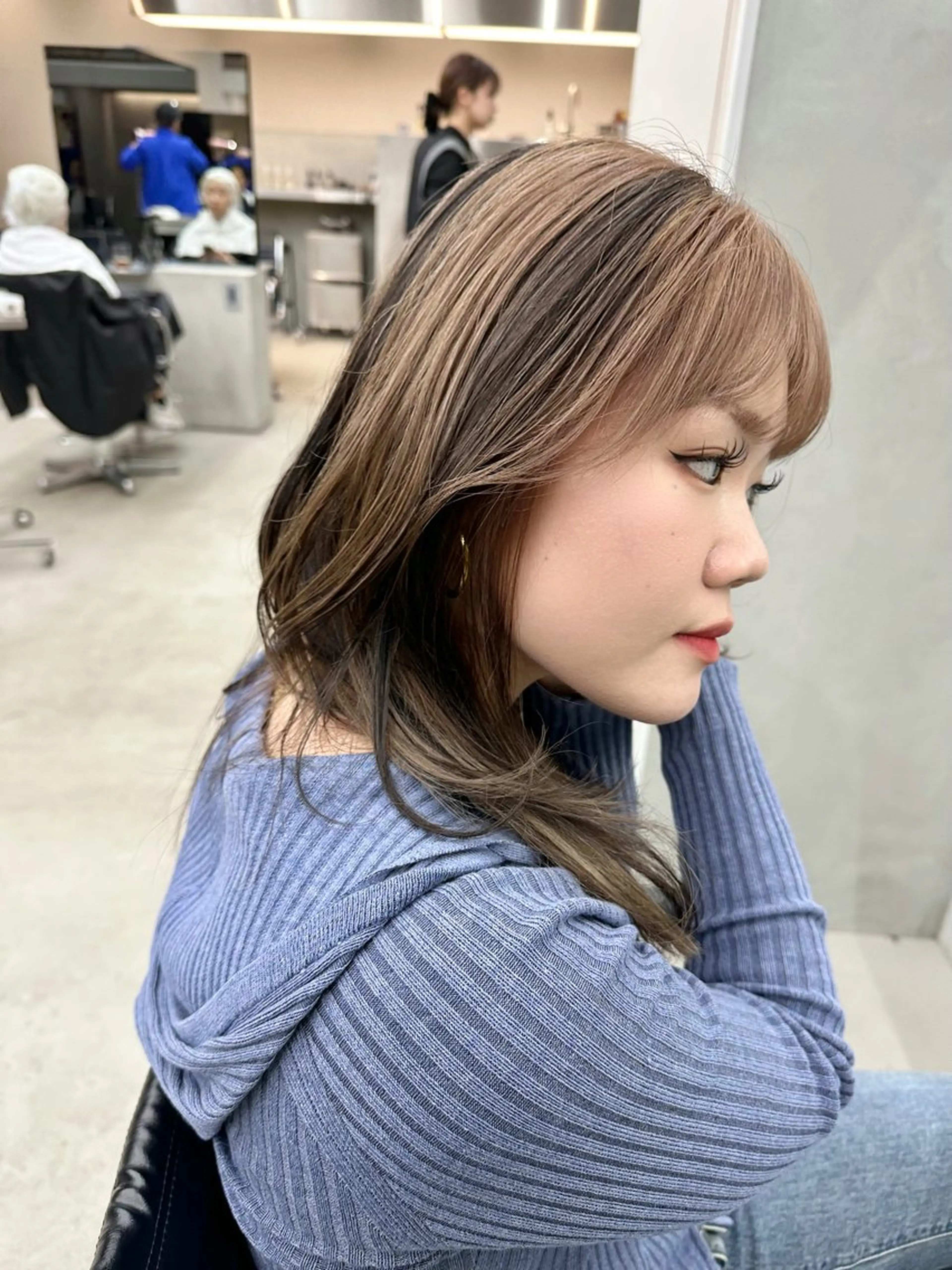 ロング カット ヘアカラー 大塚 夏生のヘアスタイル