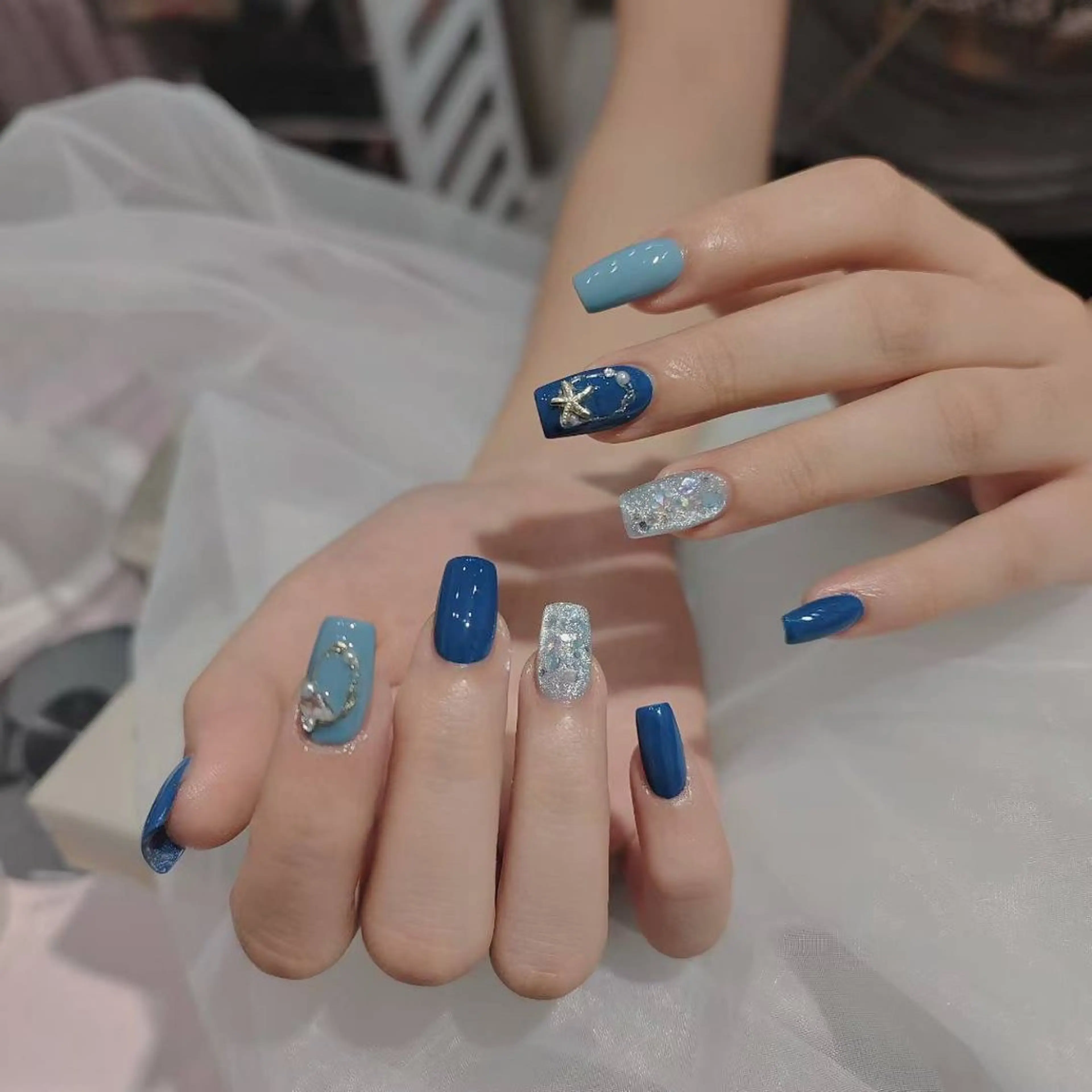 ネイル ハンドネイル 🌈 Laule'aのネイルデザイン