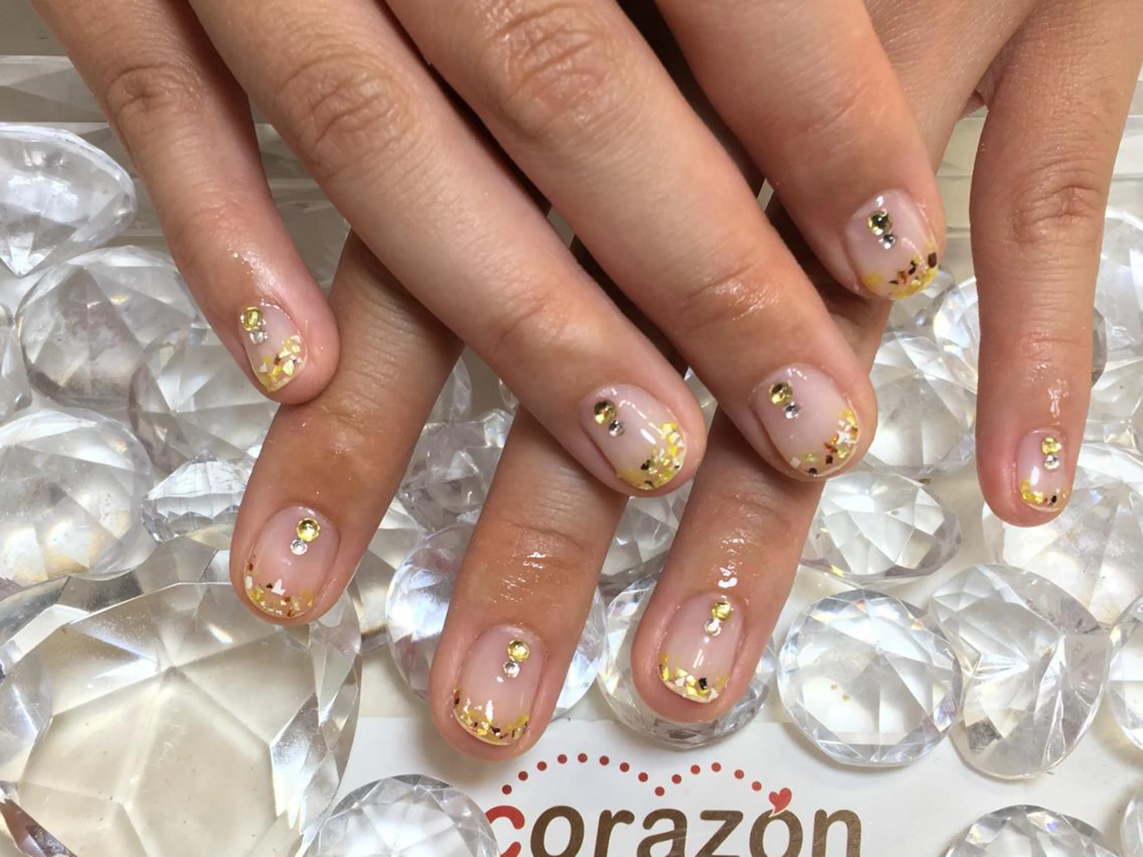 ネイル グラデーション ラメ(グリッター) ストーンネイル 黄色 ネイリスト aicoのネイルデザイン