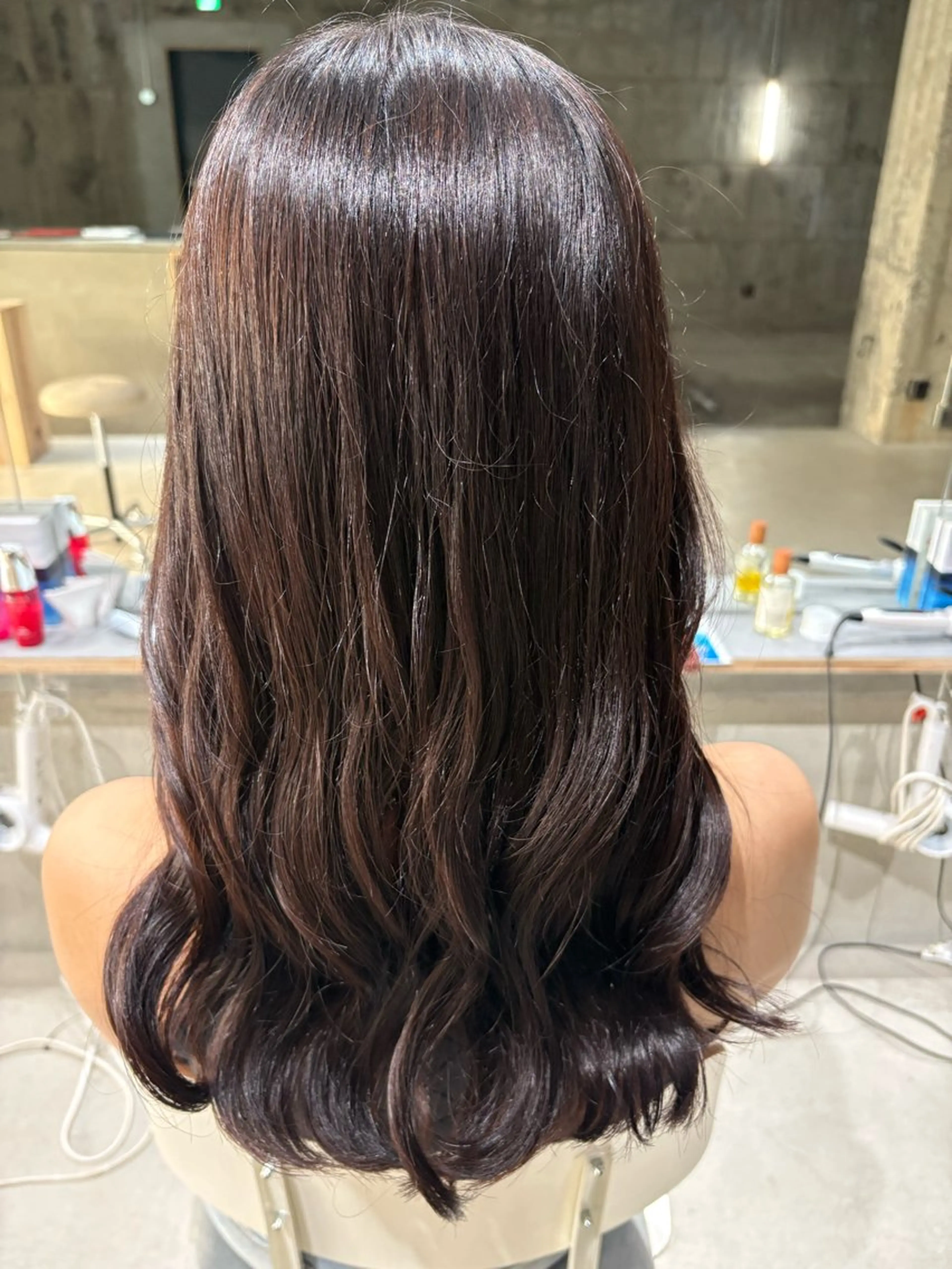 セミロング カット 玉置 七海のヘアスタイル