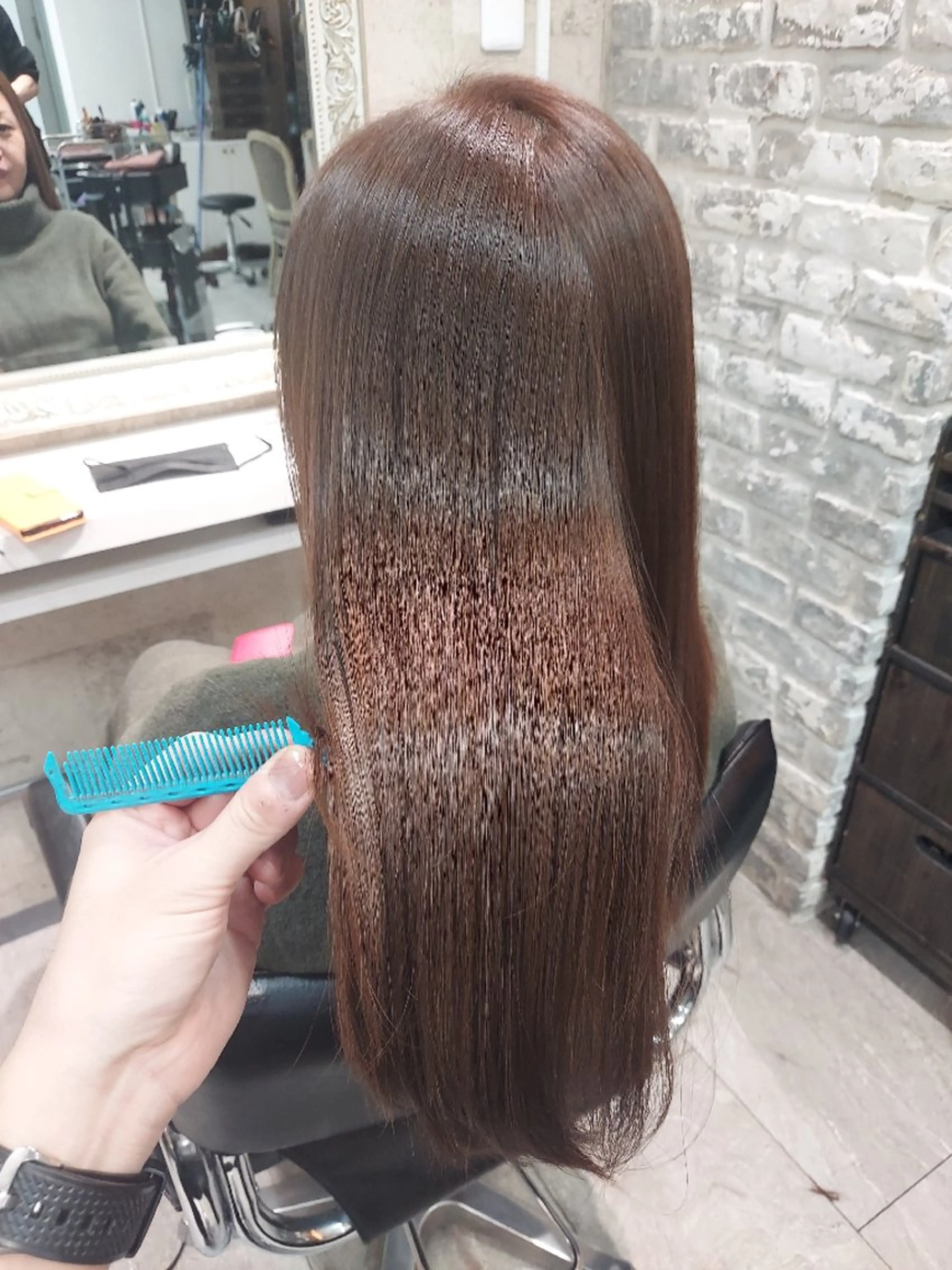ロング カラー アッシュ ベージュカラー ヘアカラー トリートメント ブリーチ・ハイトーン 特化🎉内山のヘアスタイル
