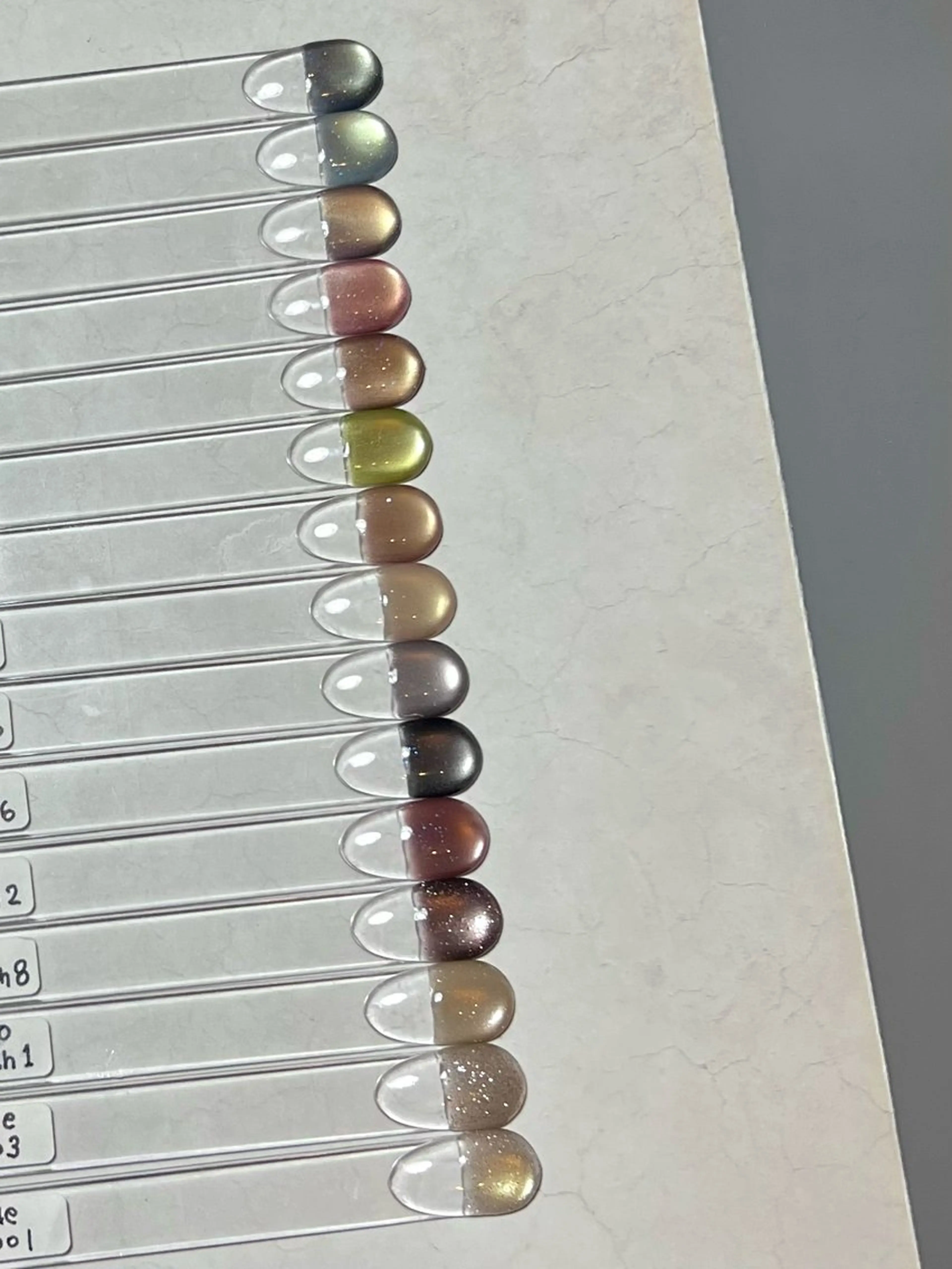 ネイル フラッシュネイル キラキラネイル マグネットネイル urun eriのネイルデザイン