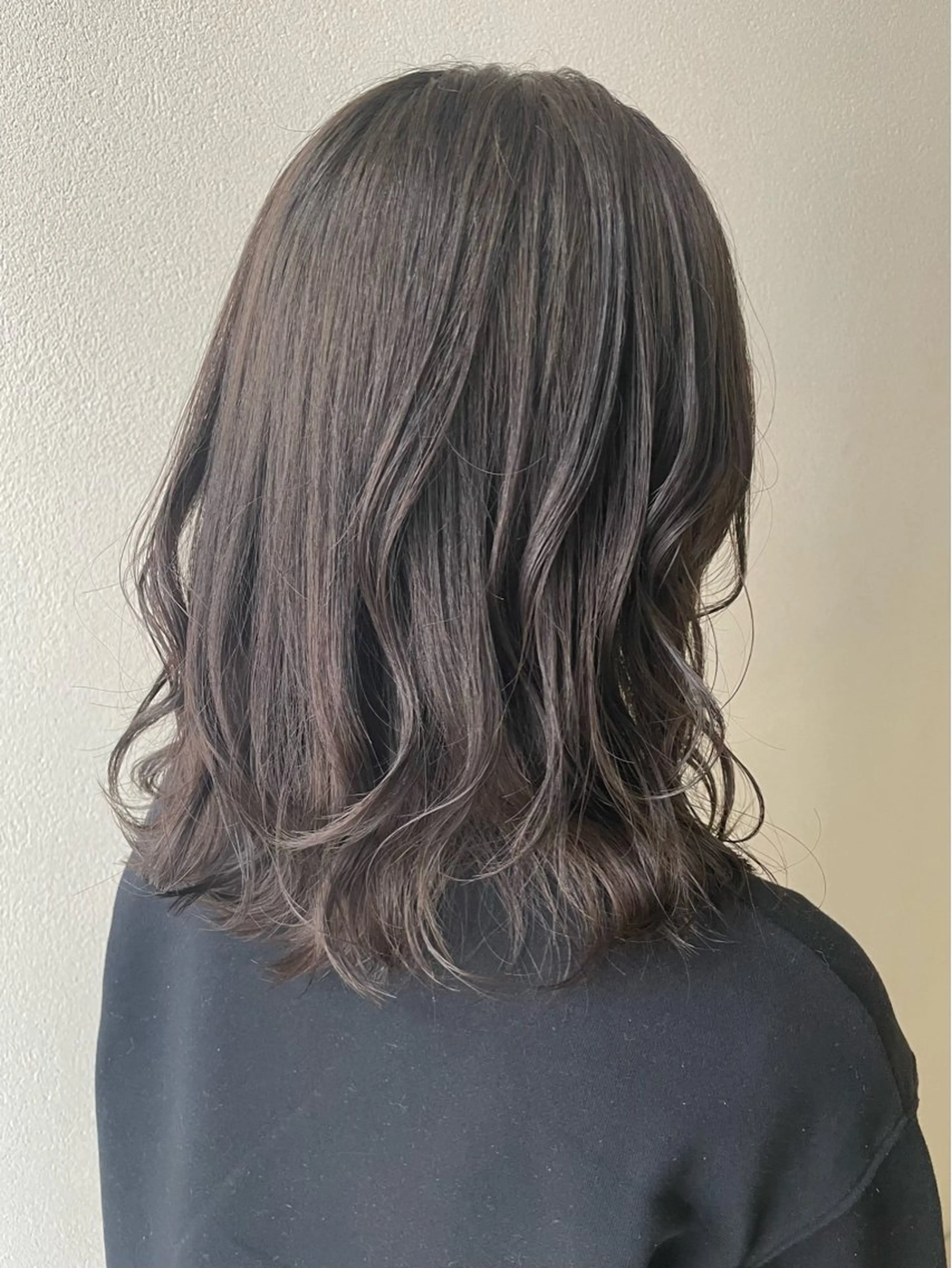 ミディアム カラー ブリーチ ダブルカラー グレージュ ブリーチなしカラー オリーブグレージュ ヘアカラー 沢田 瞳のヘアスタイル