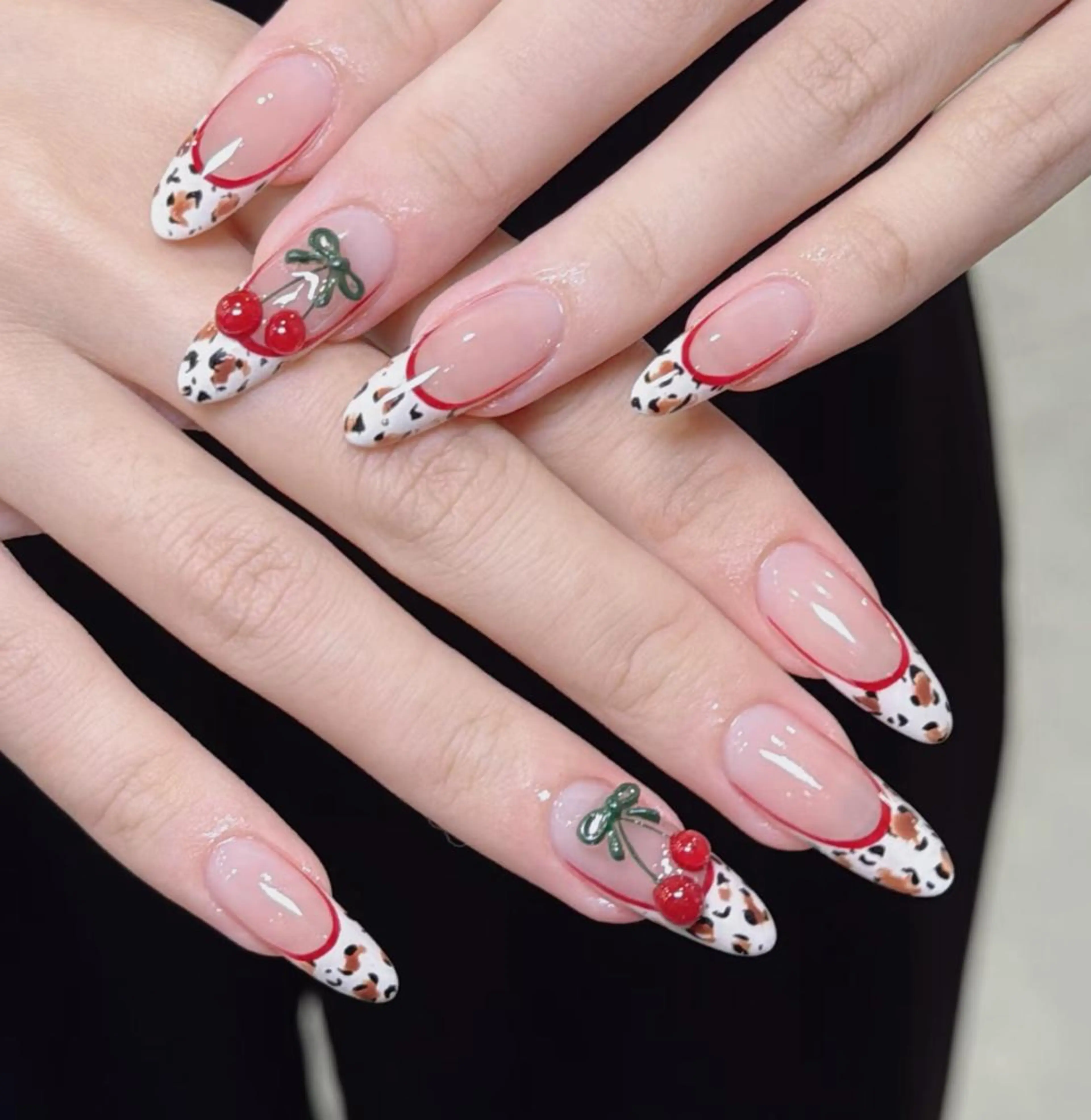 ネイル ハンドネイル 🎀 Ayaka_nailのネイルデザイン