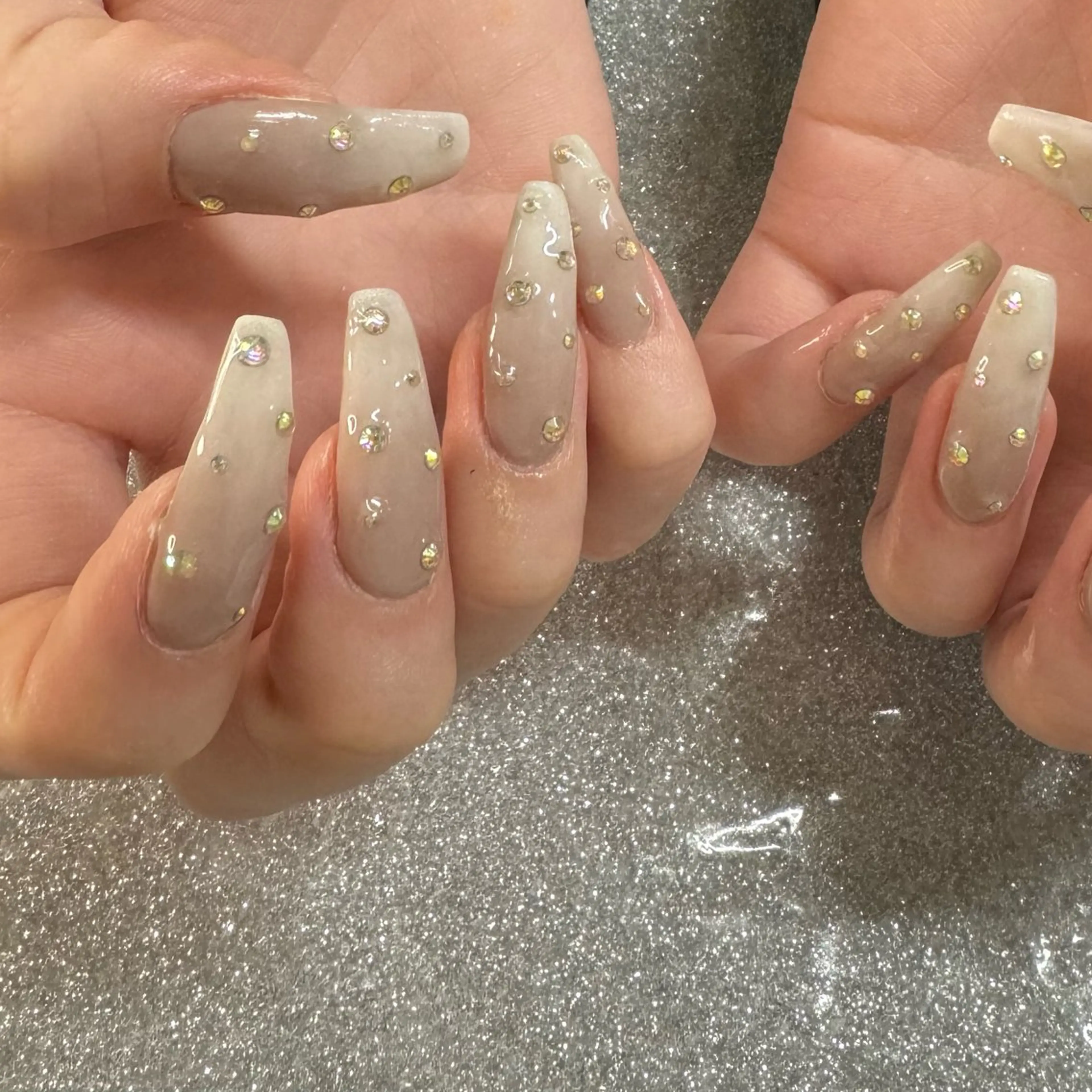 ネイル ハンドネイル VIERU 🌈🎀💖のネイルデザイン