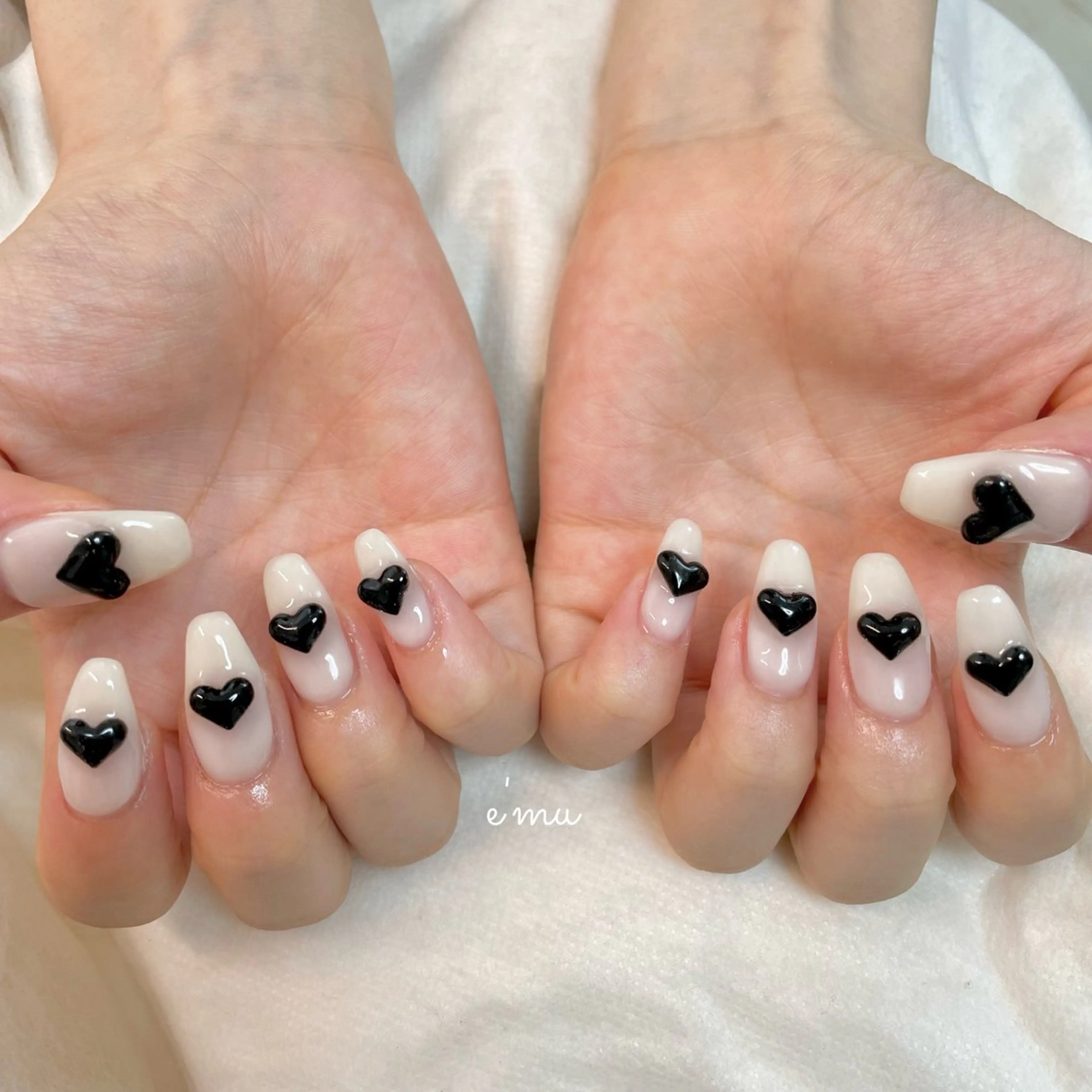 ネイル ハート ぷっくりネイル ハンドネイル nail salon e'mu💐のネイルデザイン