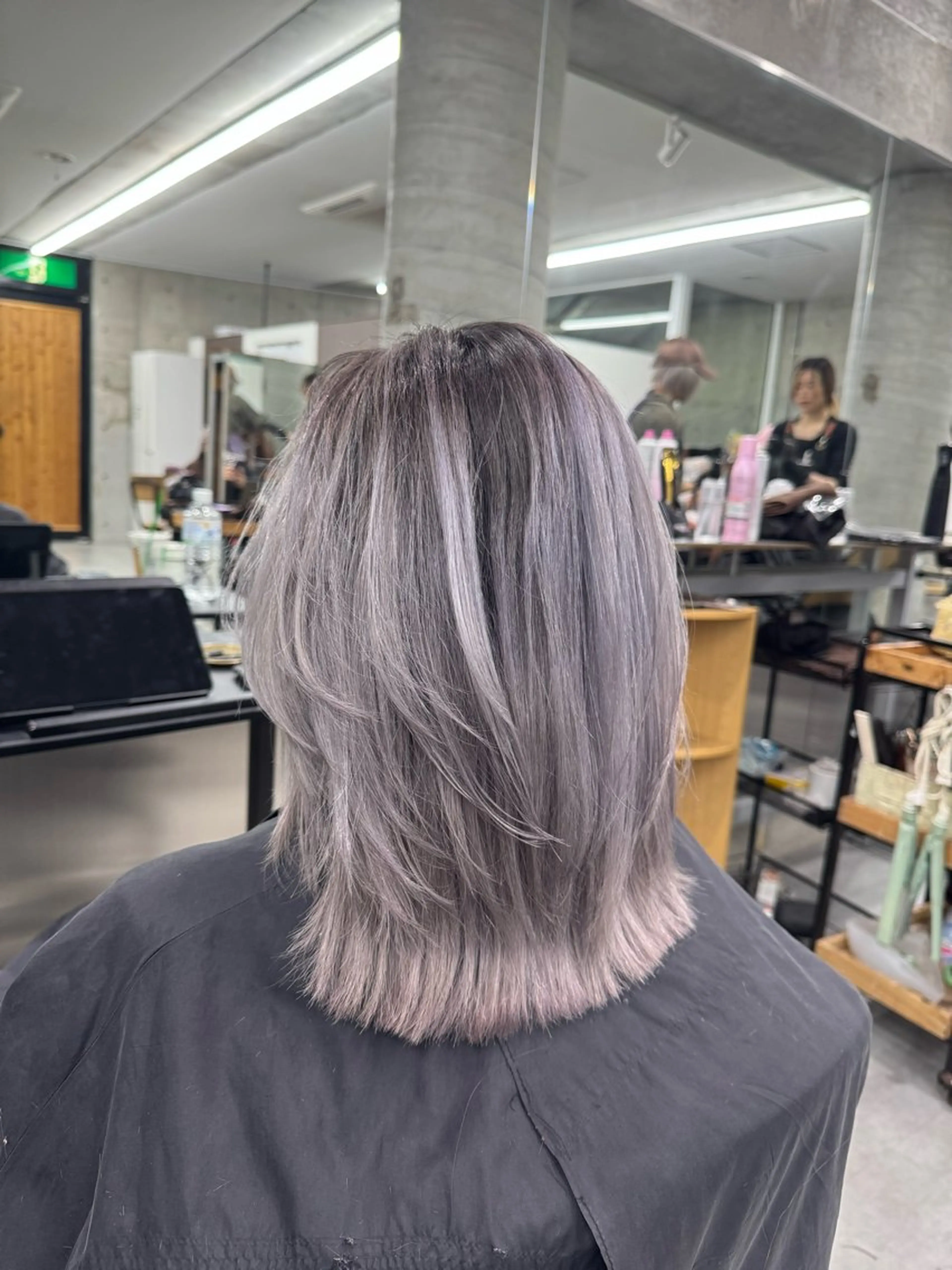 セミロング カラー ヘアカラー トリートメント 艶髪✨ブリーチ職人 井手正康のヘアスタイル