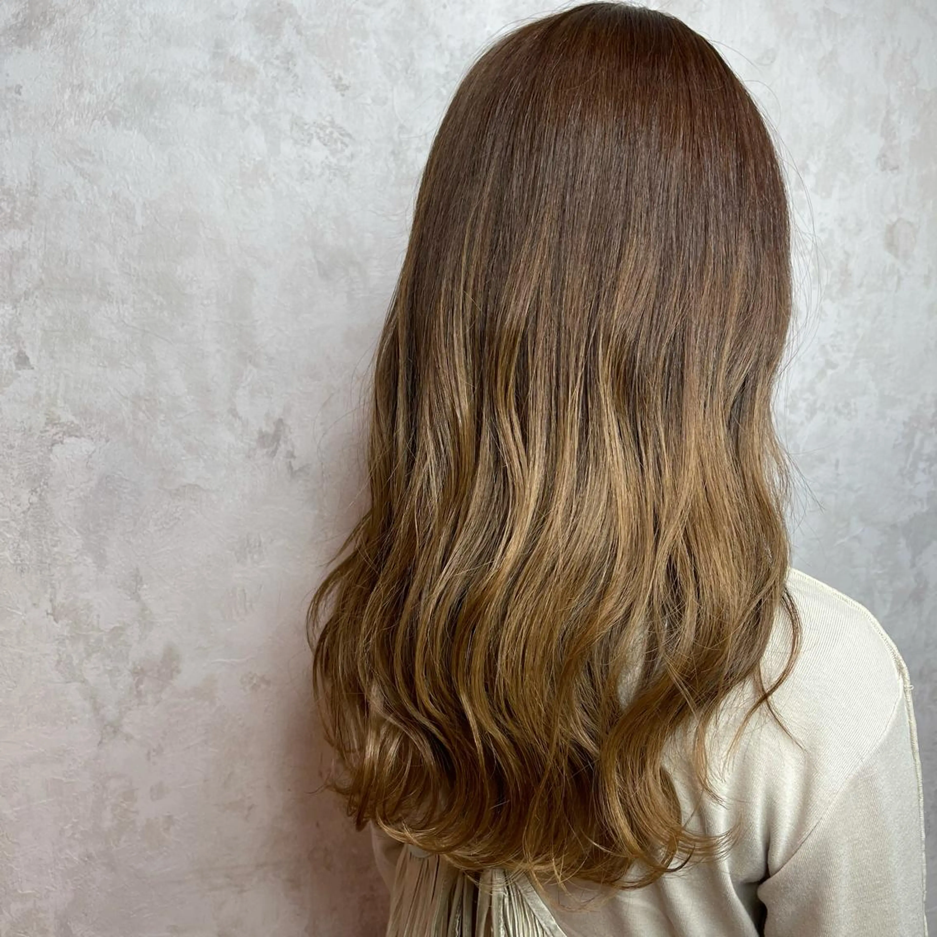 ロング カラー ヘアカラー かめい りなのヘアスタイル