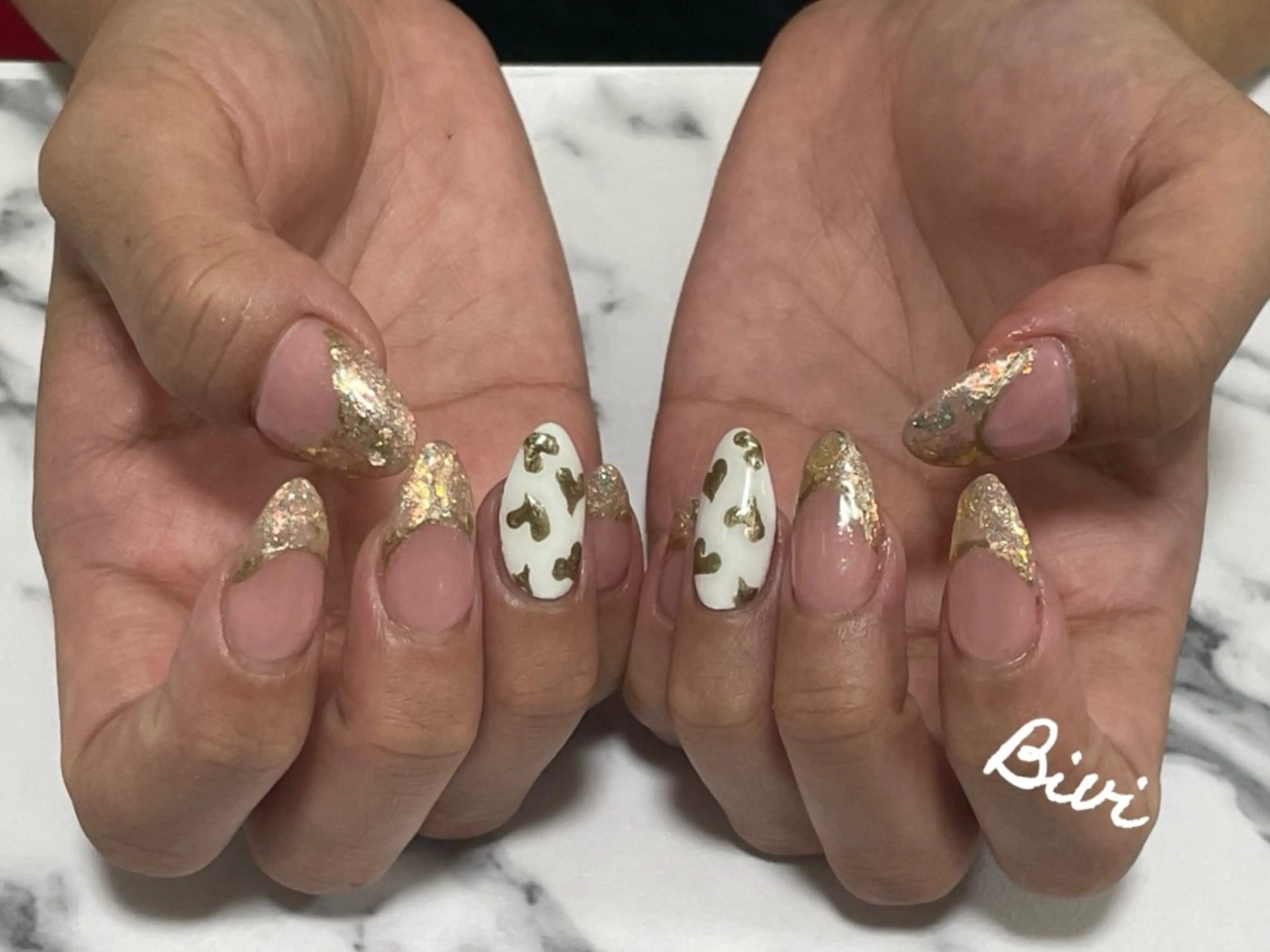 ネイル アートネイル フラッシュネイル ラメ(グリッター) 持ち込み シルバー ハンドネイル ハンドケア ♡Bivi♡自爪に 優しいネイルサロンのネイルデザイン