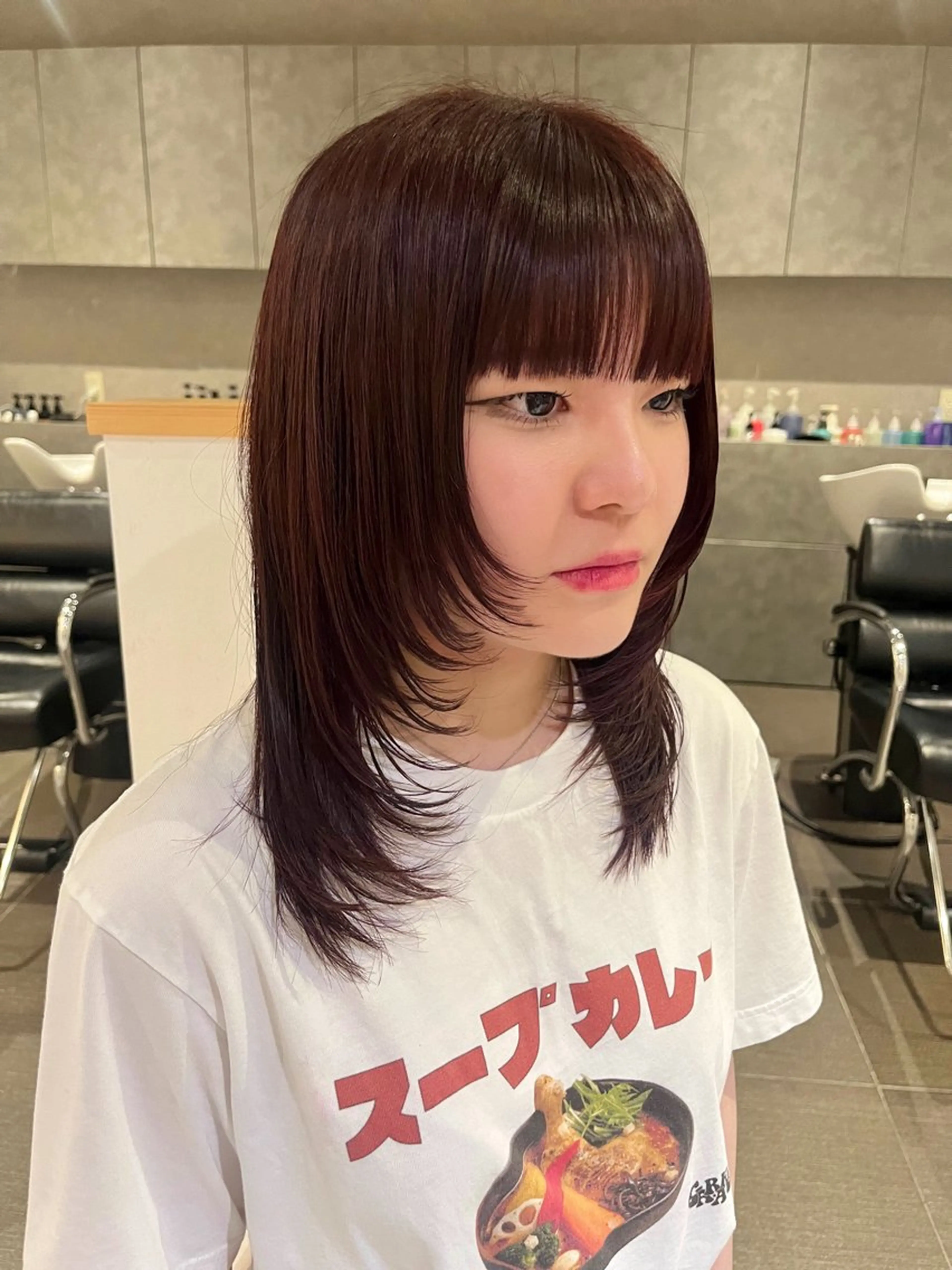 ミディアム カラー レッドカラー レイヤーカット カット ヘアカラー 桃果 momokaのヘアスタイル