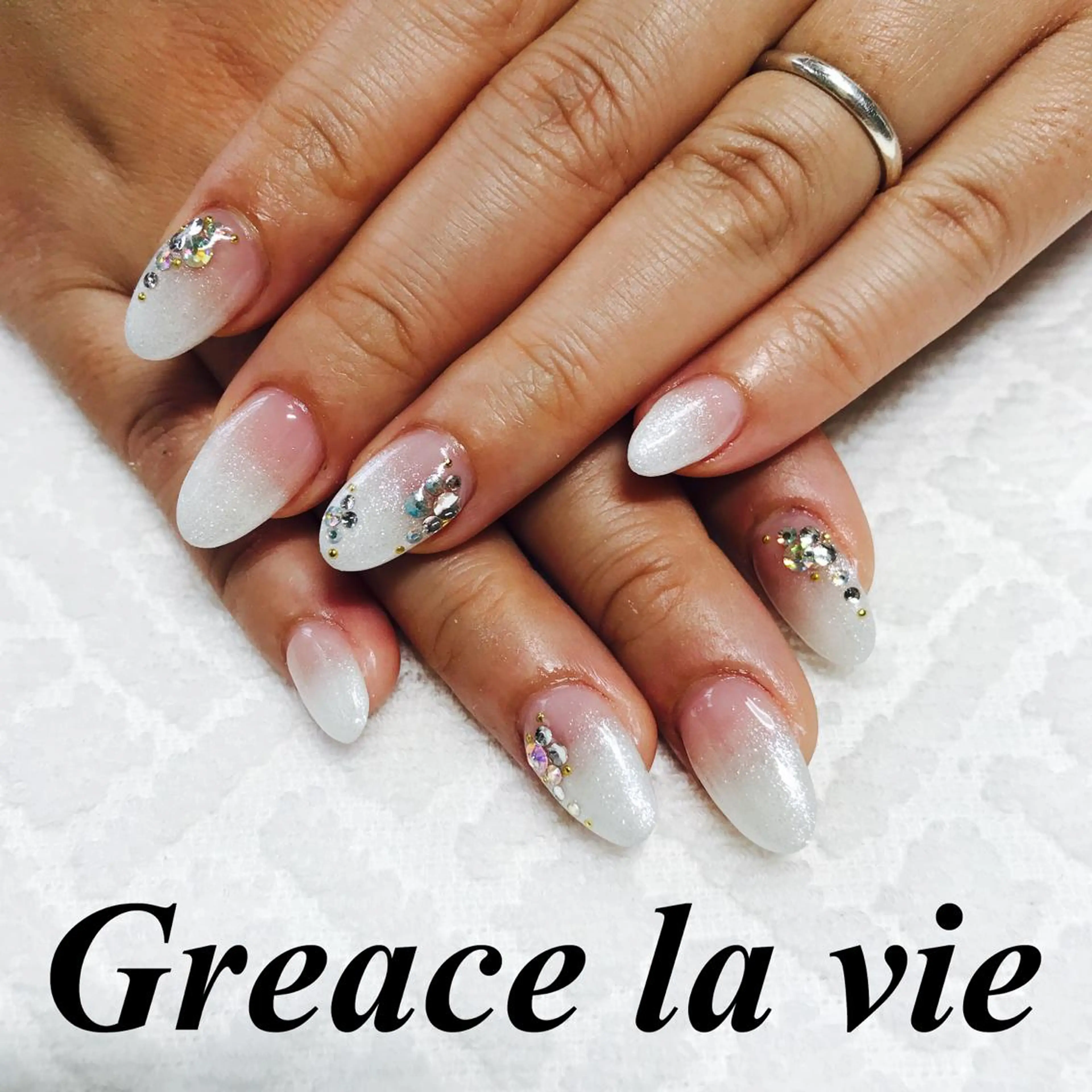 ロング カラー パーマ ヘアアレンジ キッズ ネイル マツエク・マツパ 結婚式・ブライダル 結婚式・ブライダル ブライダルネイル Greace  la vieのネイルデザイン