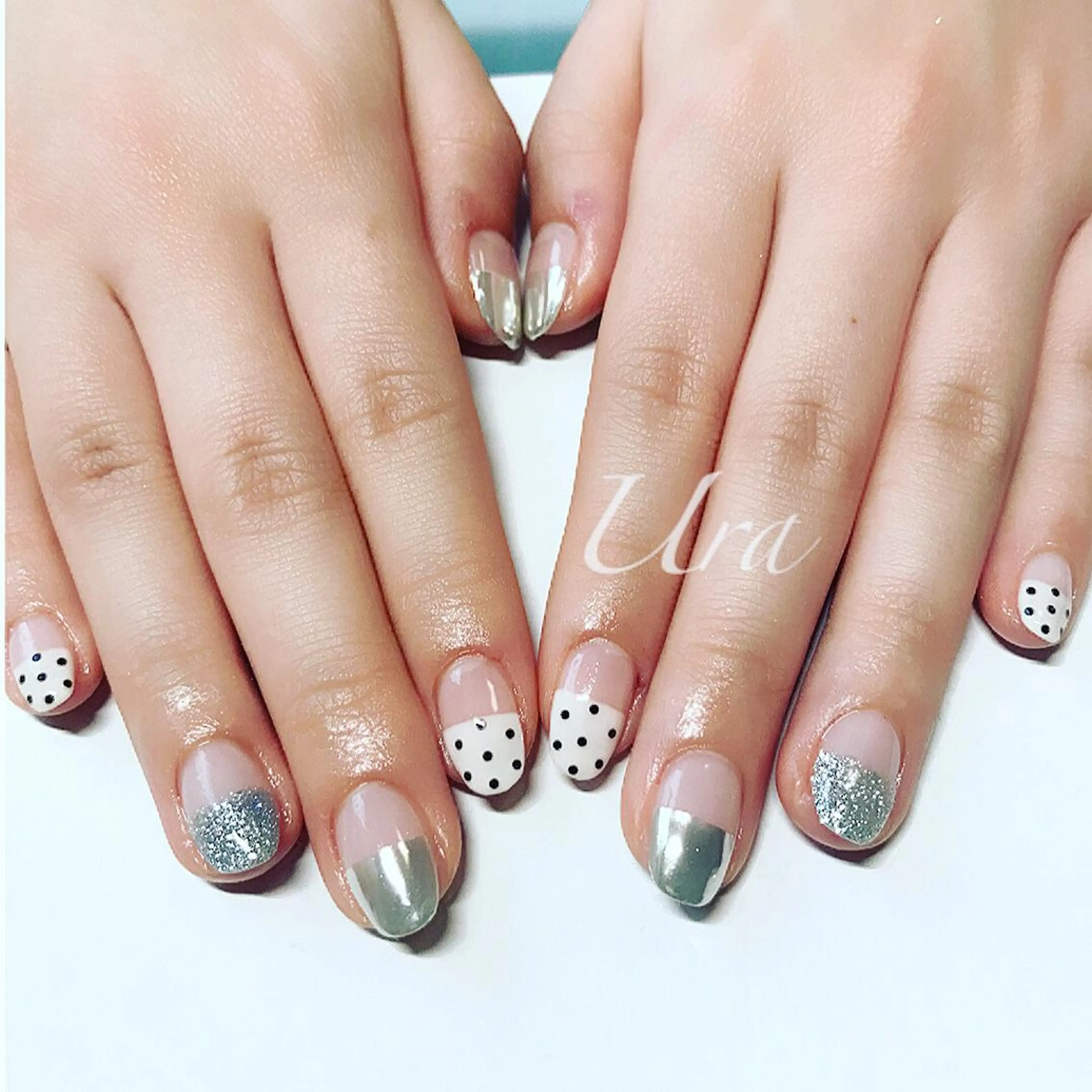 ネイル ドット ミラーネイル UrakoNail 《nail》のネイルデザイン