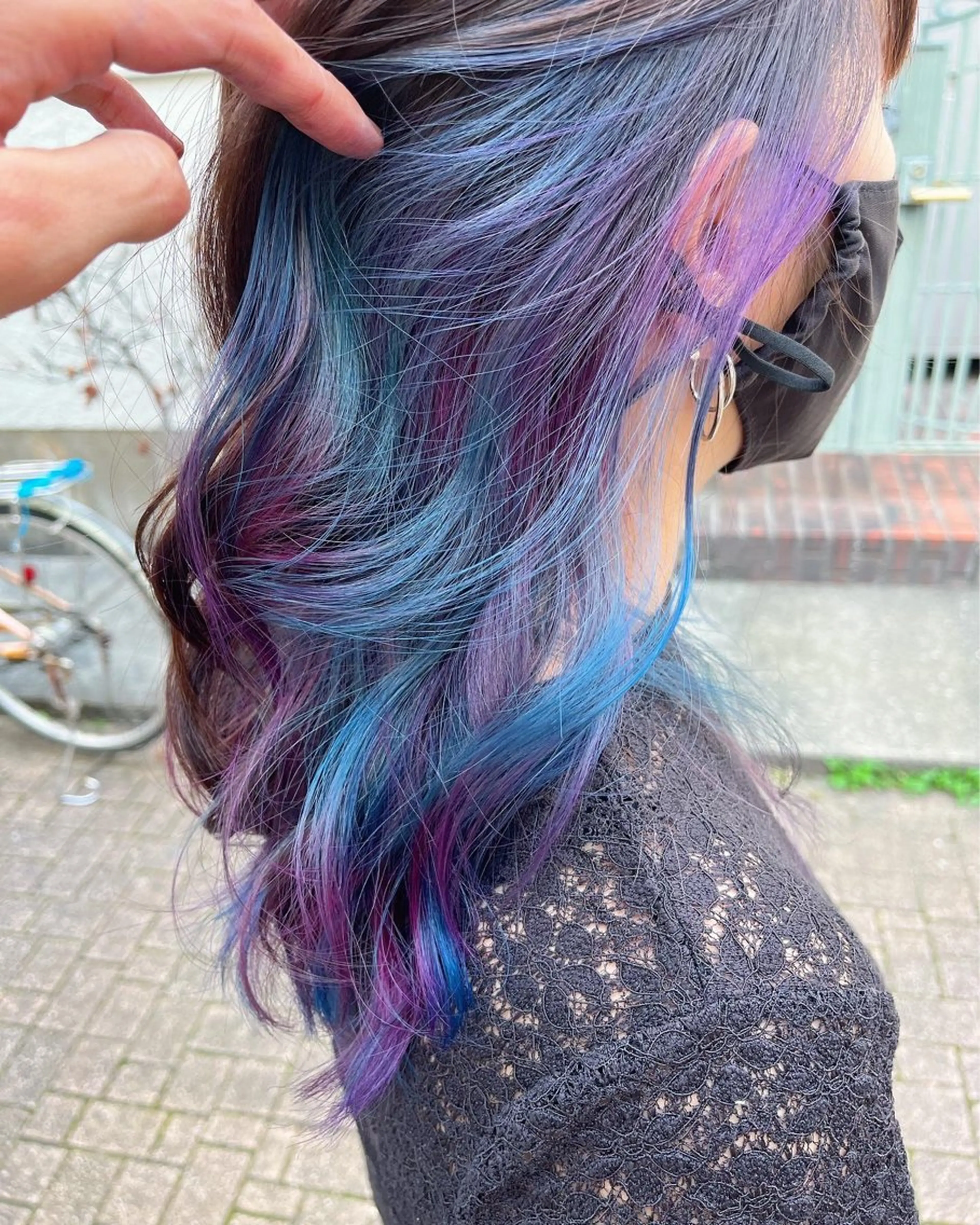 セミロング カラー ブリーチ イヤリングカラー インナーカラー ユニコーンカラー カット ヘアカラー トリートメント 原宿サロン代表 デザインカラー伊藤卓のヘアスタイル