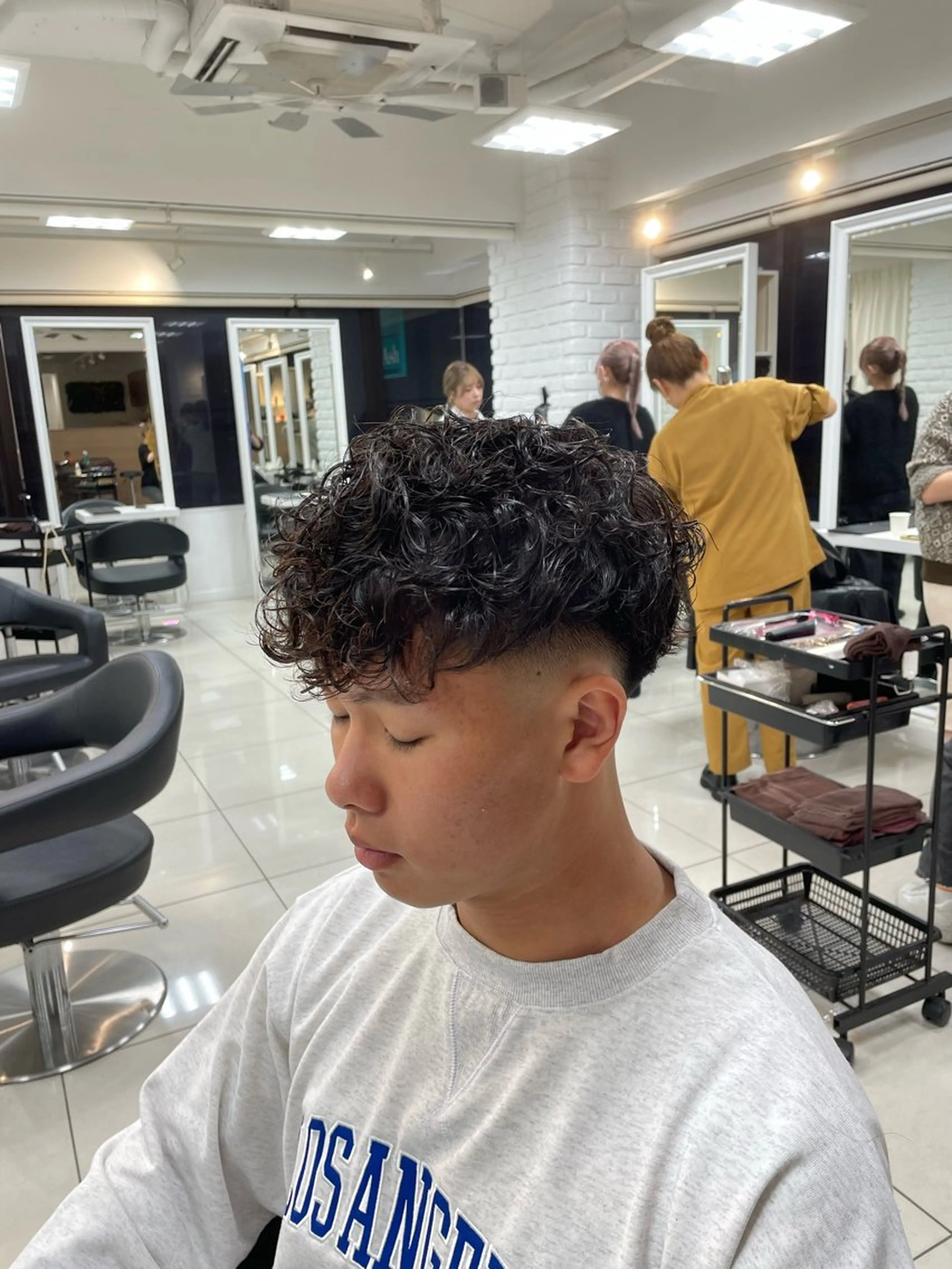 ショート パーマ メンズ スペインカール カット パーマ トリートメント フェザーパーマ職人 🪶ryosukeのヘアスタイル