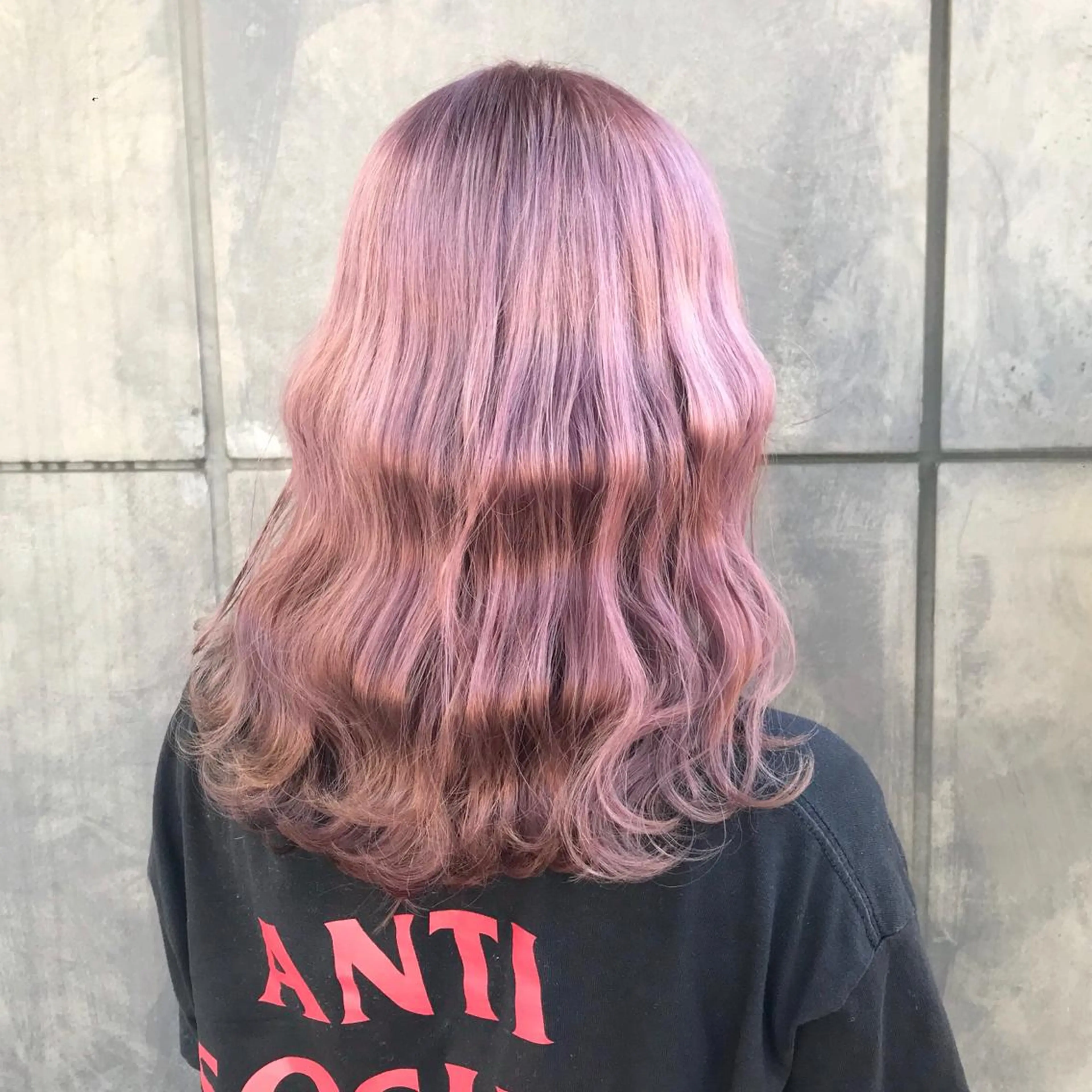 ミディアム カラー ブリーチ ピンクカラー タンバルモリ ヨシンモリ ムルギョル巻き サロウィン所属・K-POP好き美容師 🇰🇷Kai.Yのヘアスタイル