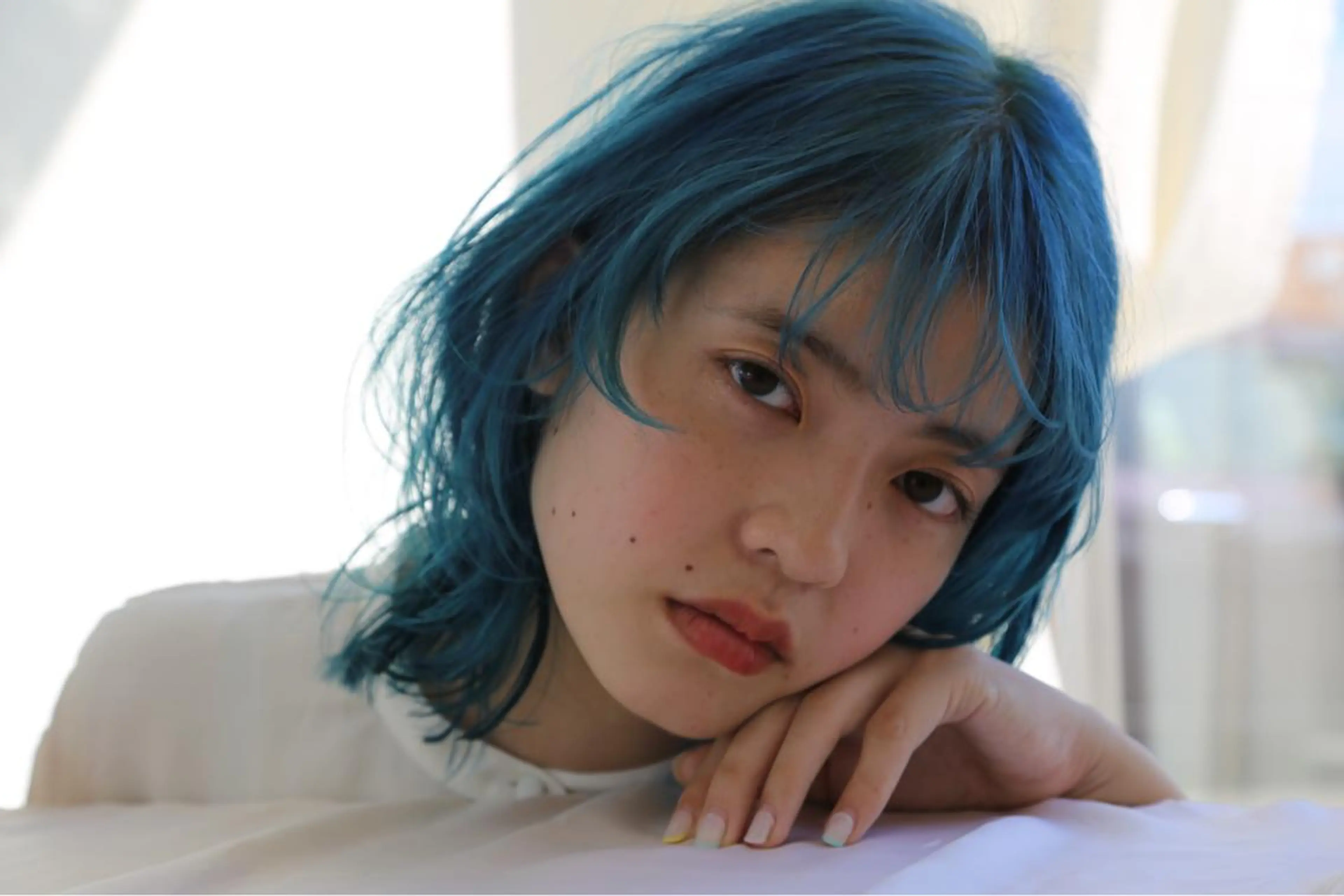 ミディアム カラー 中川 茜里のヘアスタイル