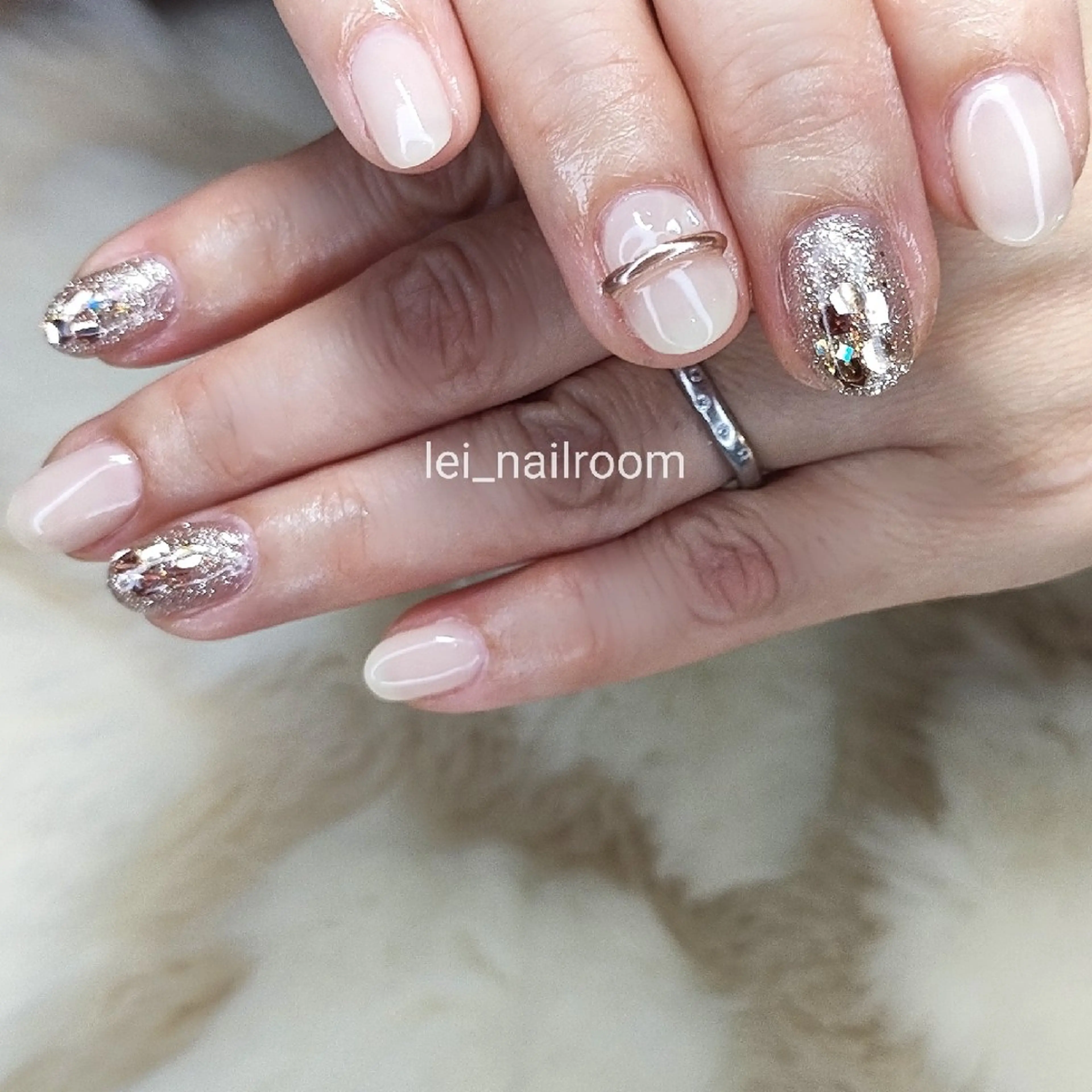 ネイル アートネイル キラキラネイル ショートネイル lei🌼 nailroomのネイルデザイン