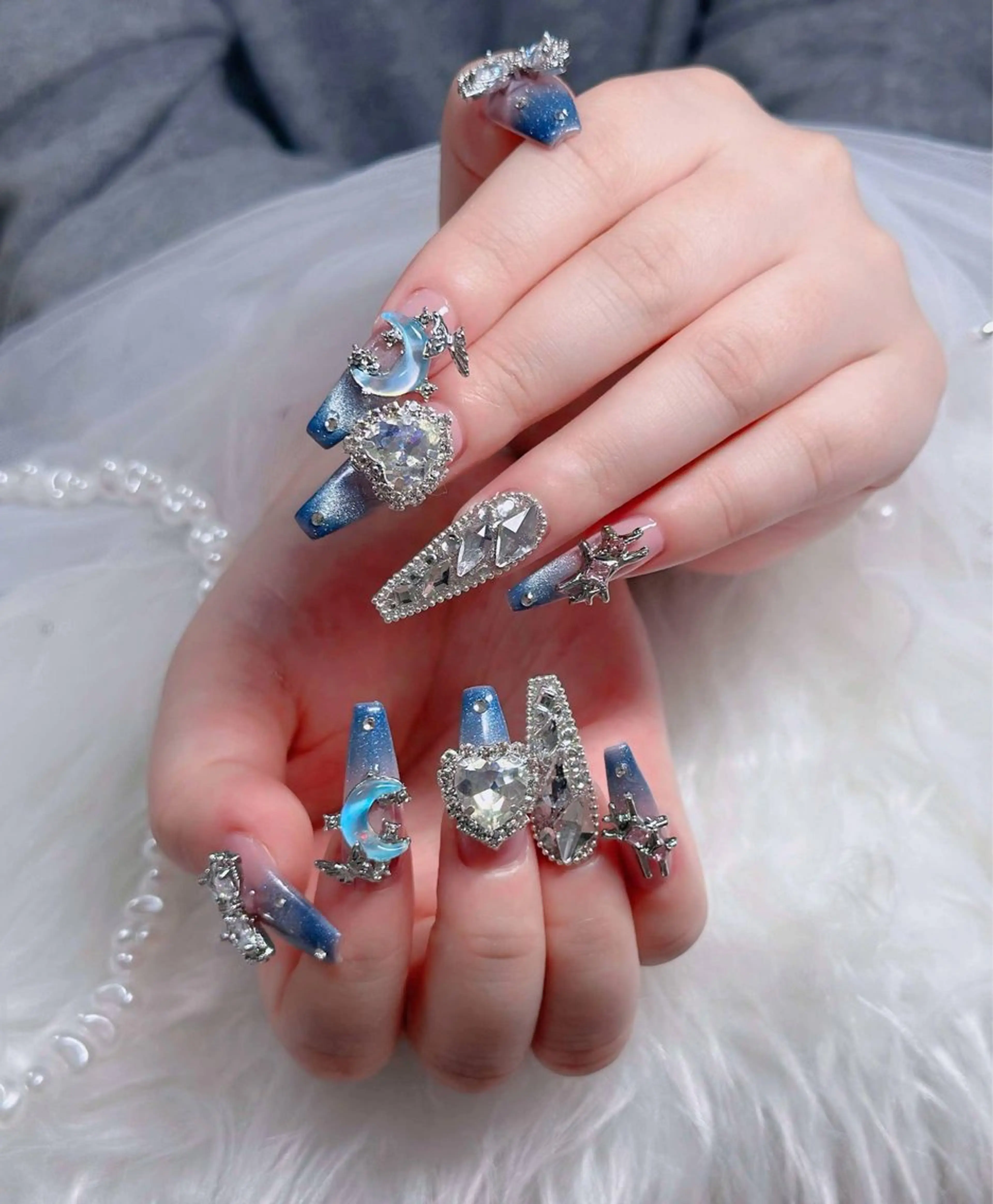 ネイル オーロラネイル フレンチネイル ジェルネイル ハロウィン キラキラネイル H.baby Nail Salonのネイルデザイン