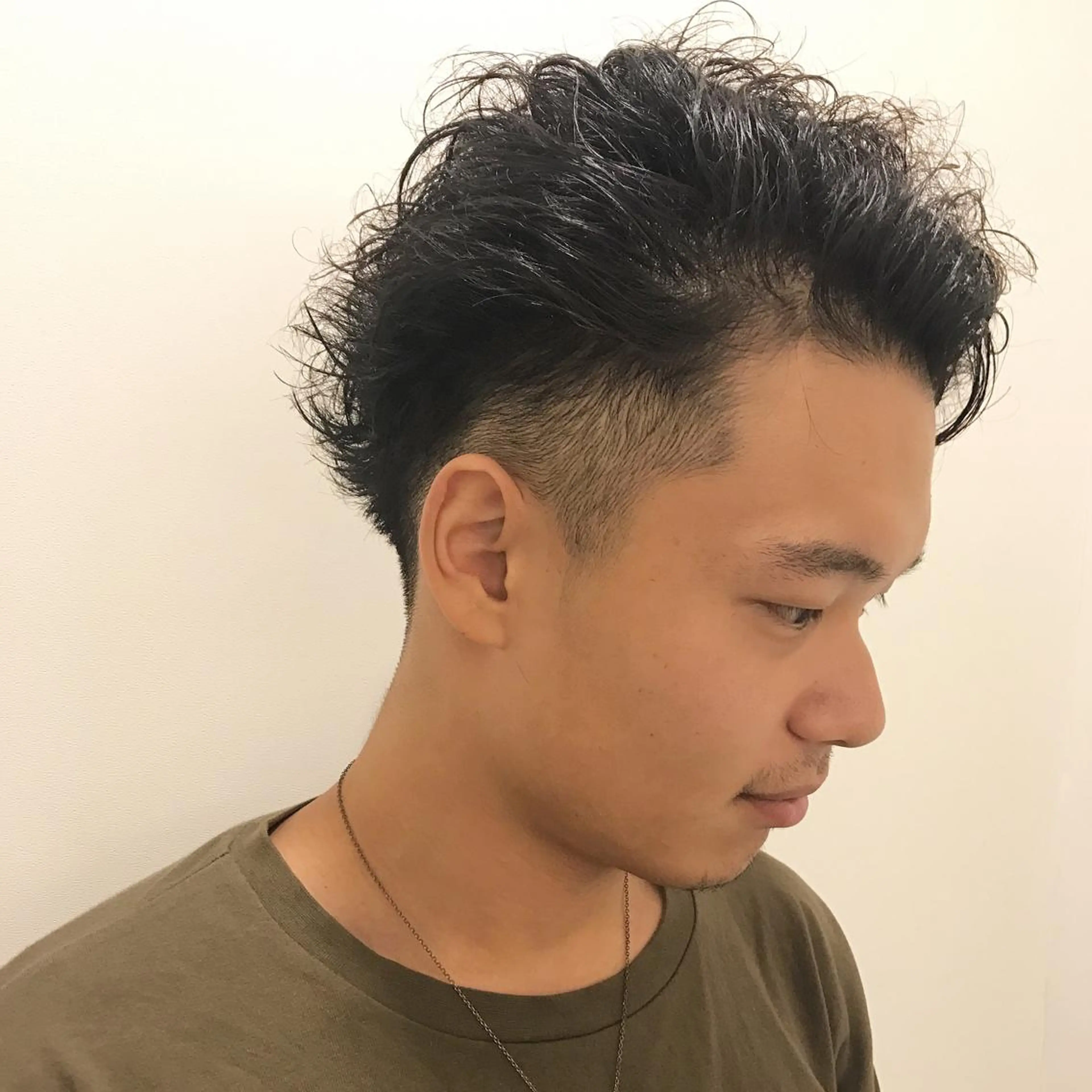 ショート カラー パーマ メンズ オールバック メンズパーマ カット パーマ 平内 賢人のヘアスタイル