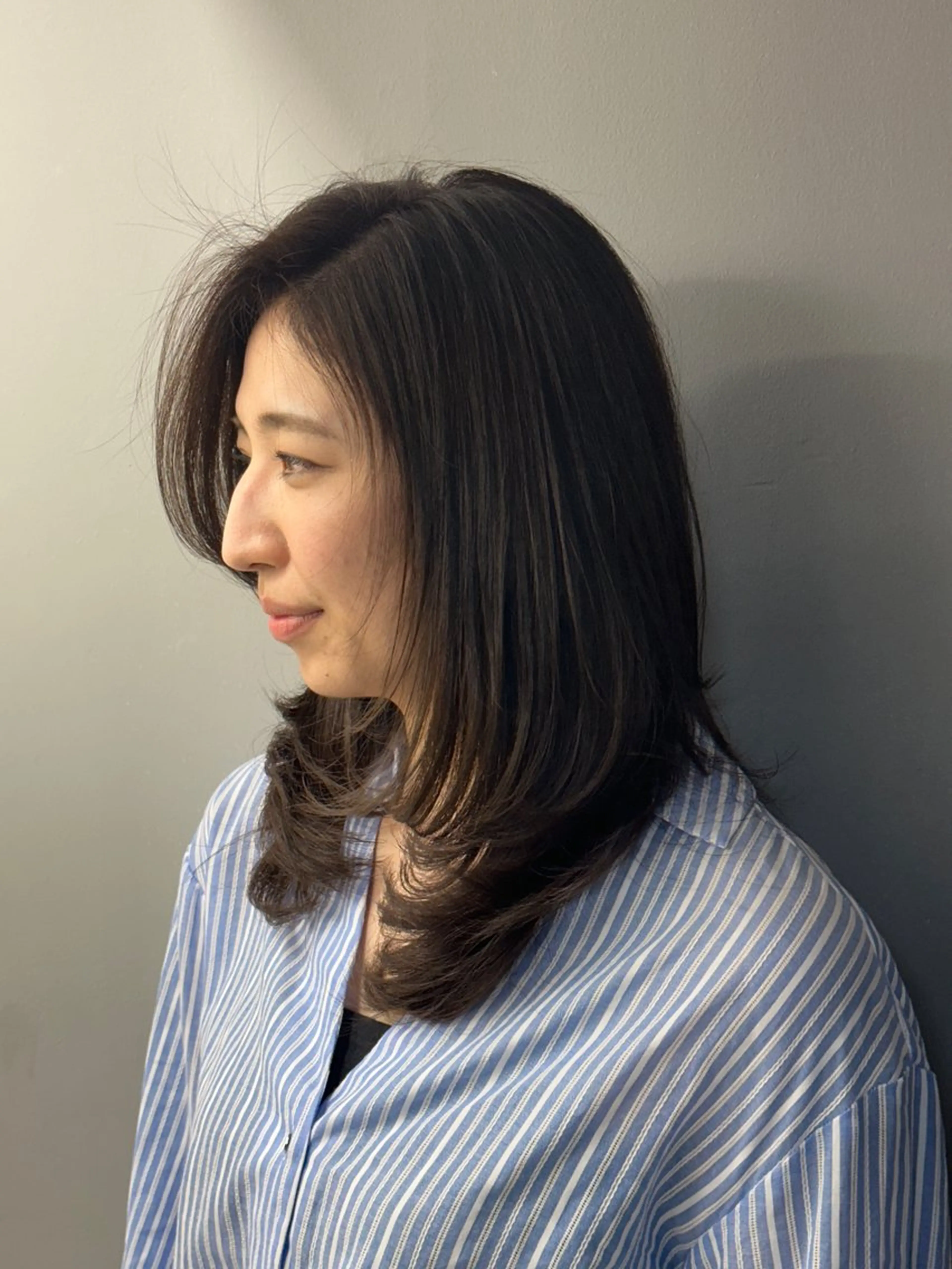 ミディアム カラー 星野 菜月のヘアスタイル