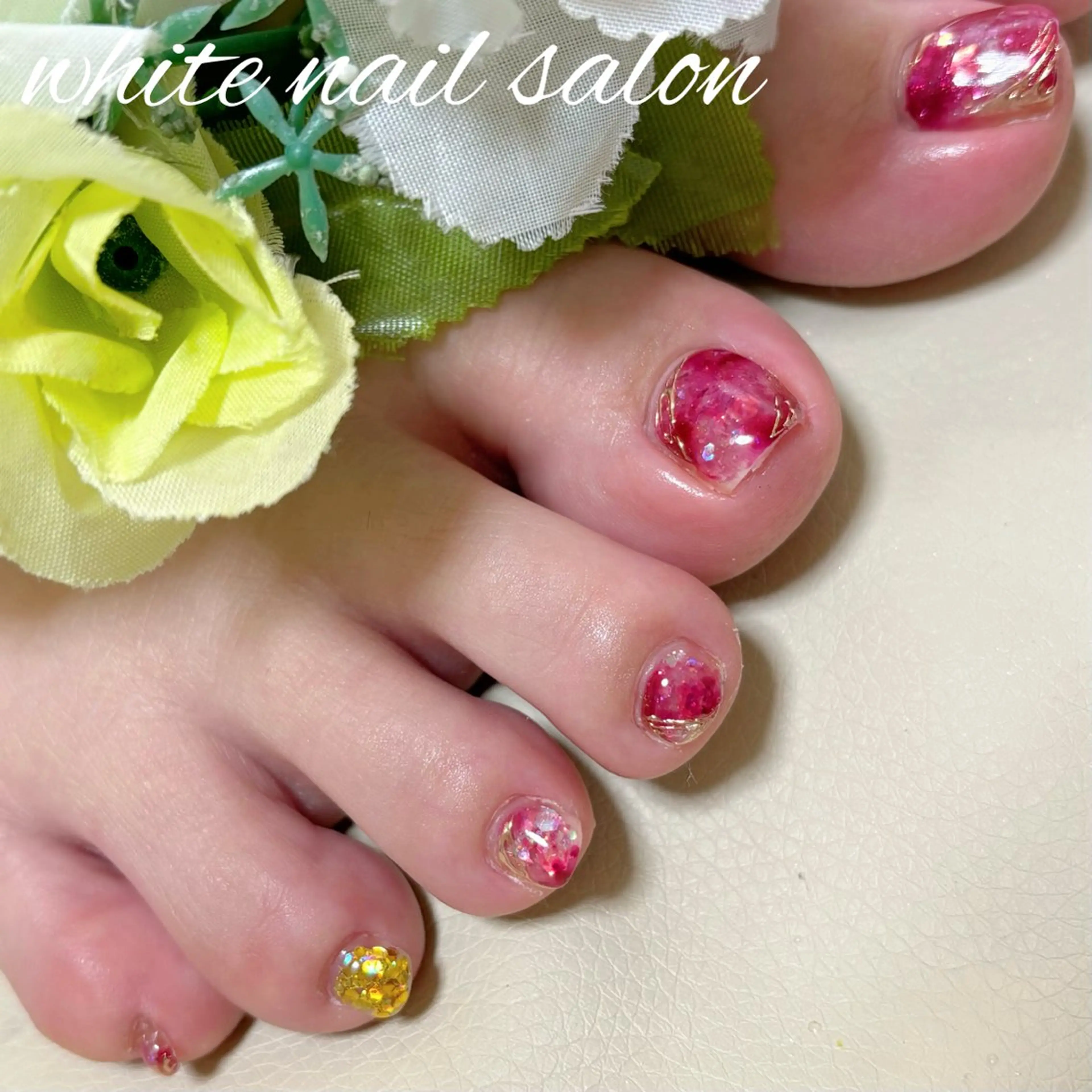ネイル ホワイト フットネイル white nail salonのネイルデザイン
