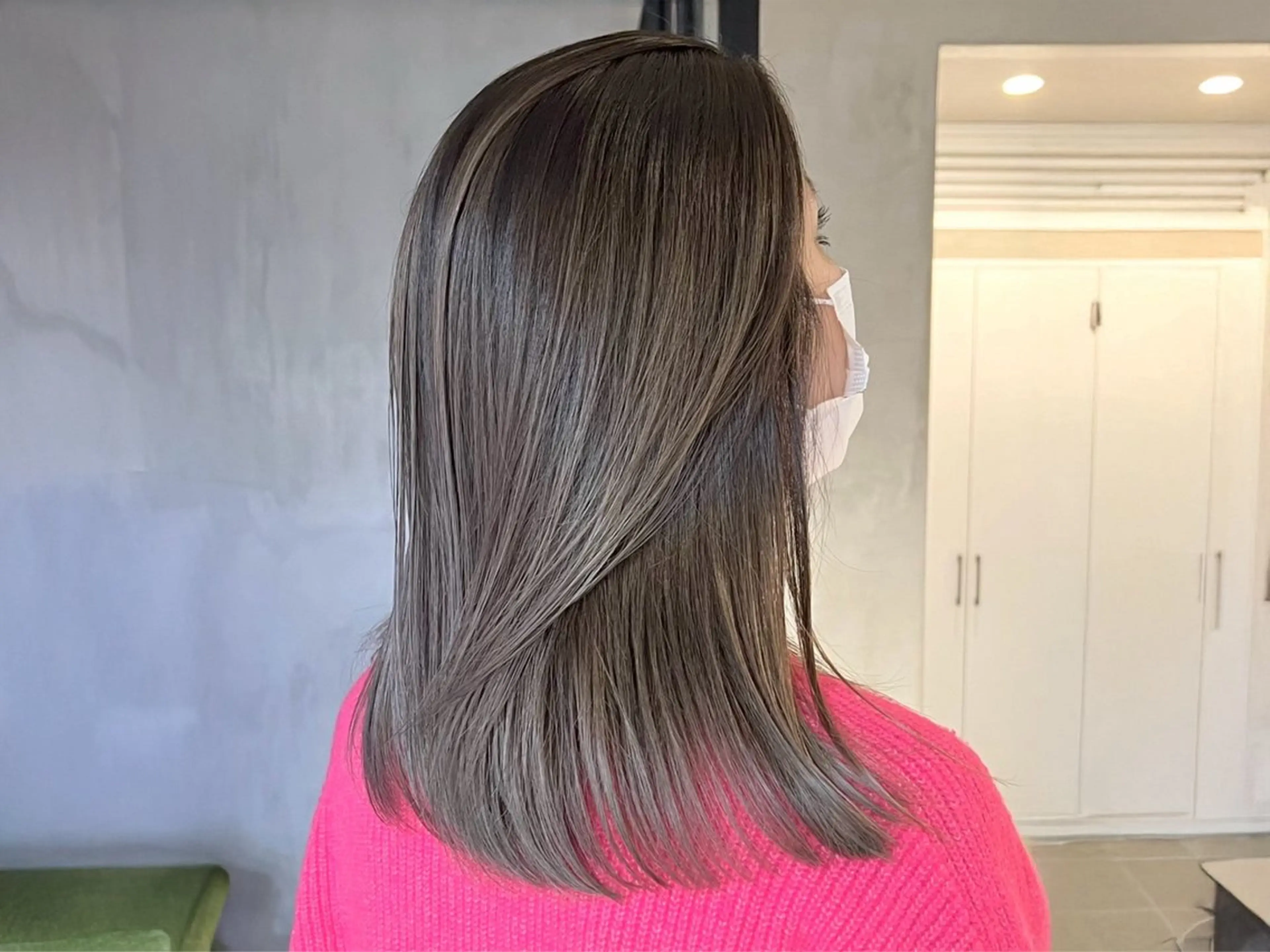 カラー 塔尾 真那のヘアスタイル