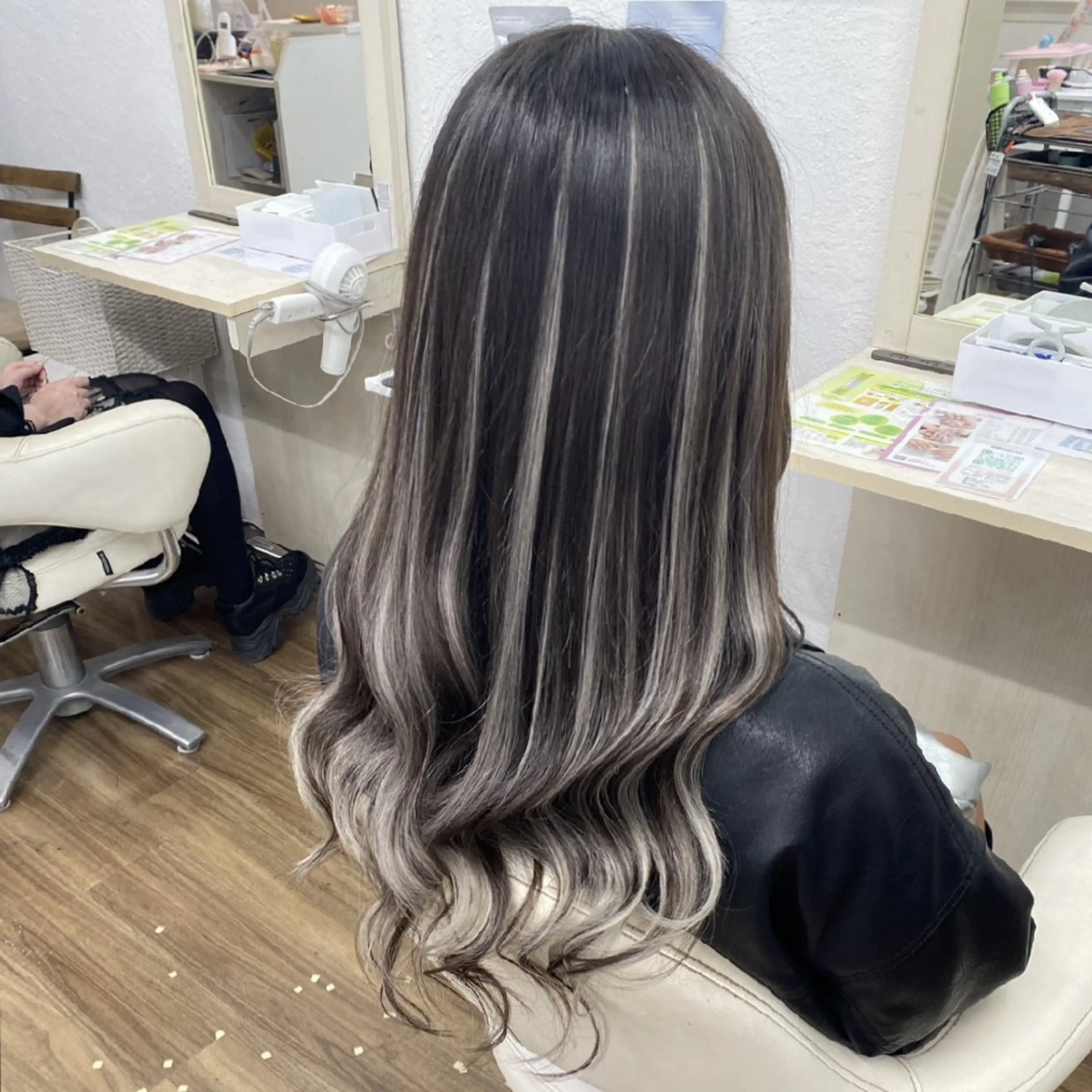 ロング カラー ハイライトカラー エクステ ハイライト エクステ GLOSS❤︎ Harunaのヘアスタイル