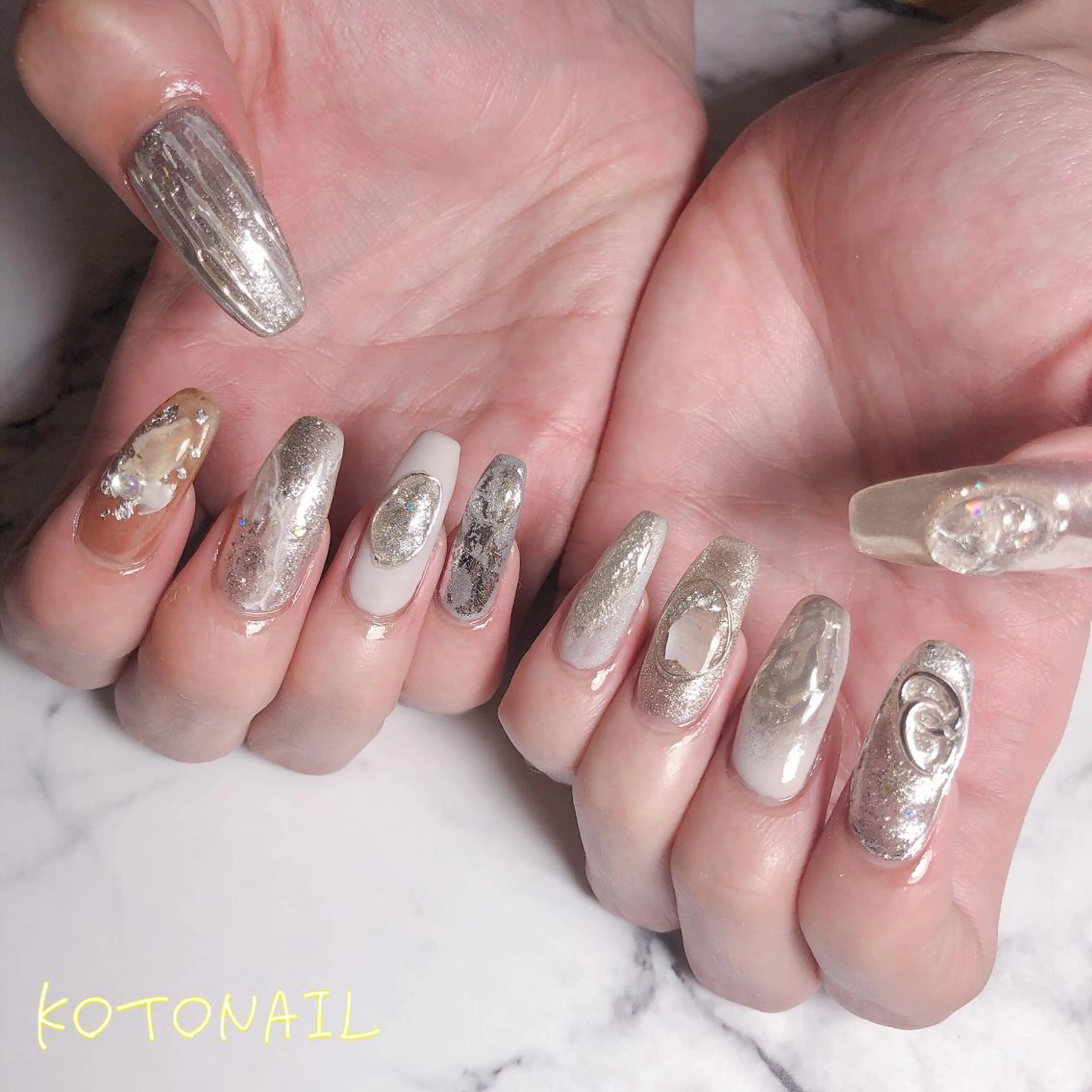 ネイル アートネイル フラッシュネイル フットネイル マグネットネイル ミラーネイル ハンドネイル koto nailのネイルデザイン