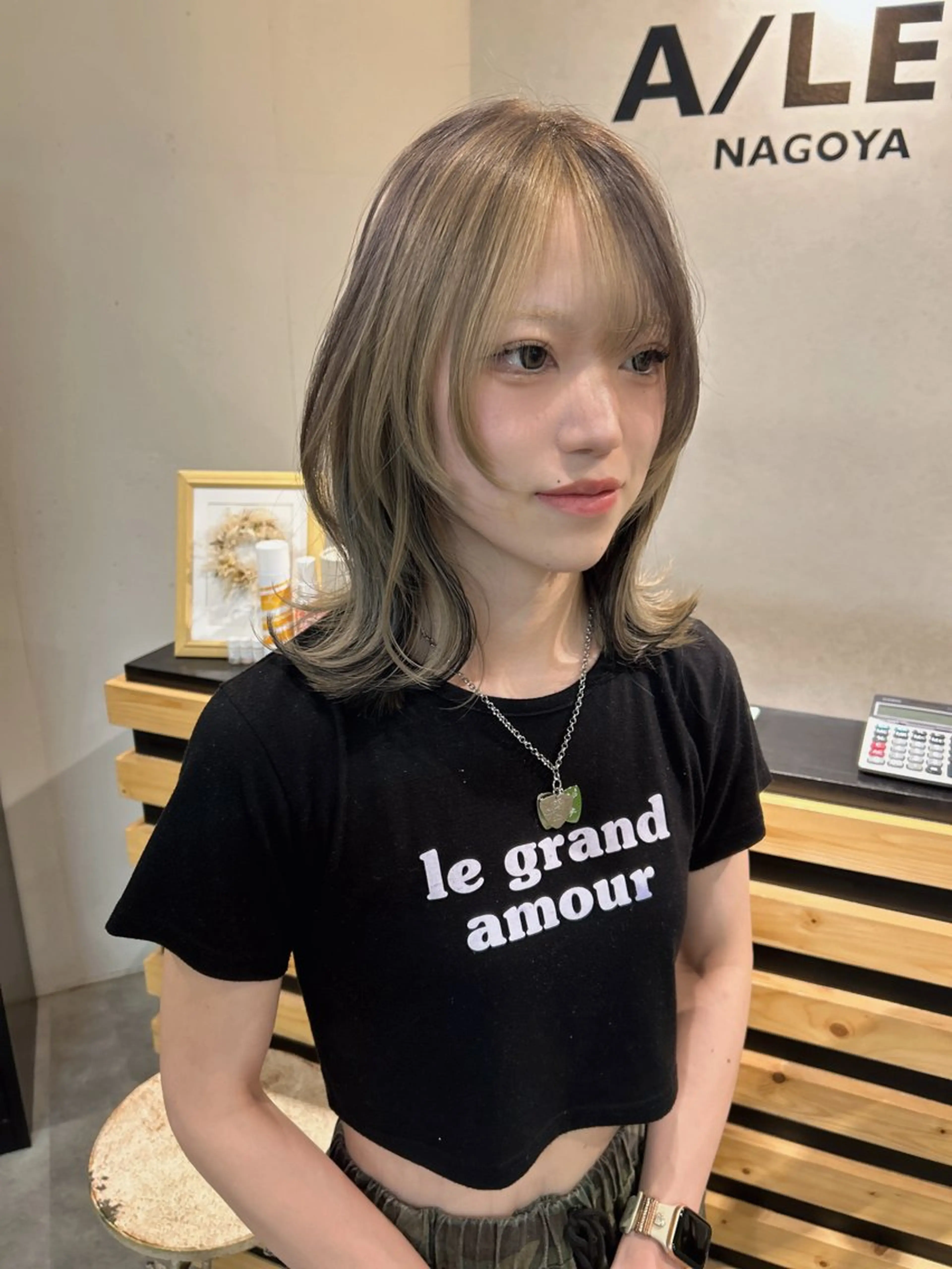 ミディアム カラー デザインカラー ウルフカット ヘアカラー トリートメント AILEE所属・ウルフカット レイヤーカット上柿のヘアスタイル