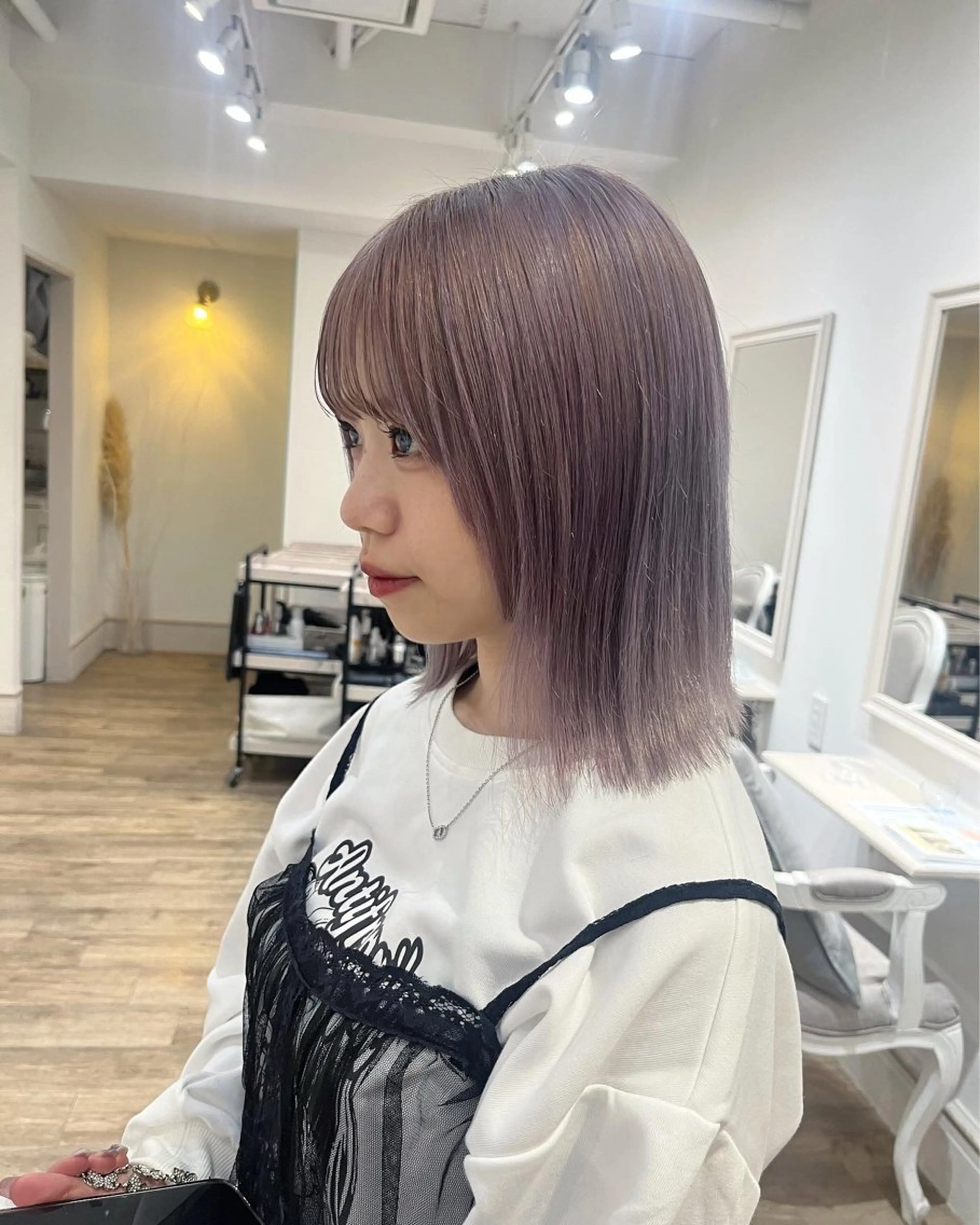 ミディアム カラー パーマ ヘアアレンジ ブリーチ ヘアカラー トリートメント 𝗺𝗶𝗸𝘂♡ 似合わせ🎀のヘアスタイル