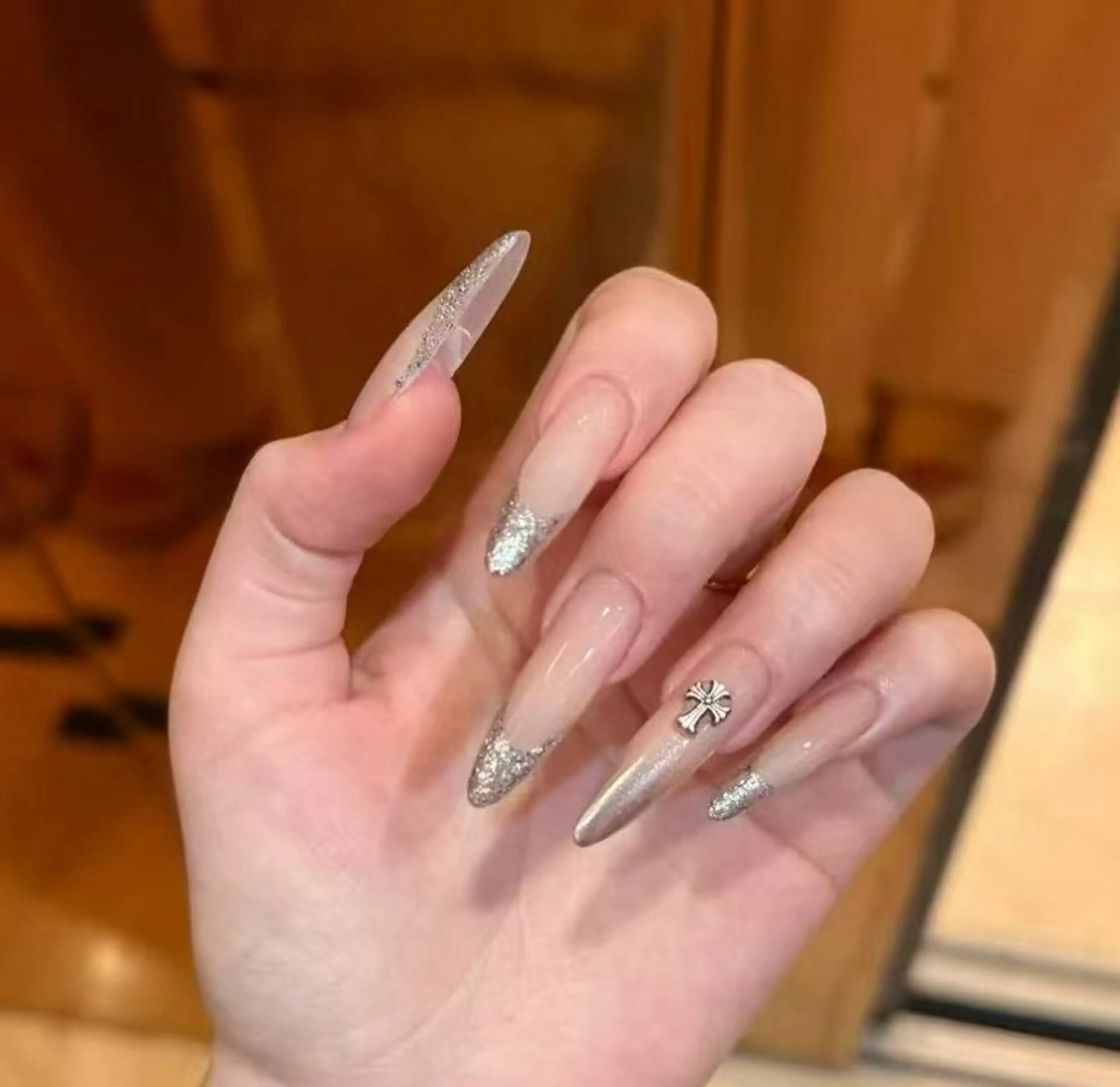 ネイル オーロラネイル フラワーネイル フットネイル フレンチネイル ジェルネイル ハンドネイル BabyYouMi nailのネイルデザイン