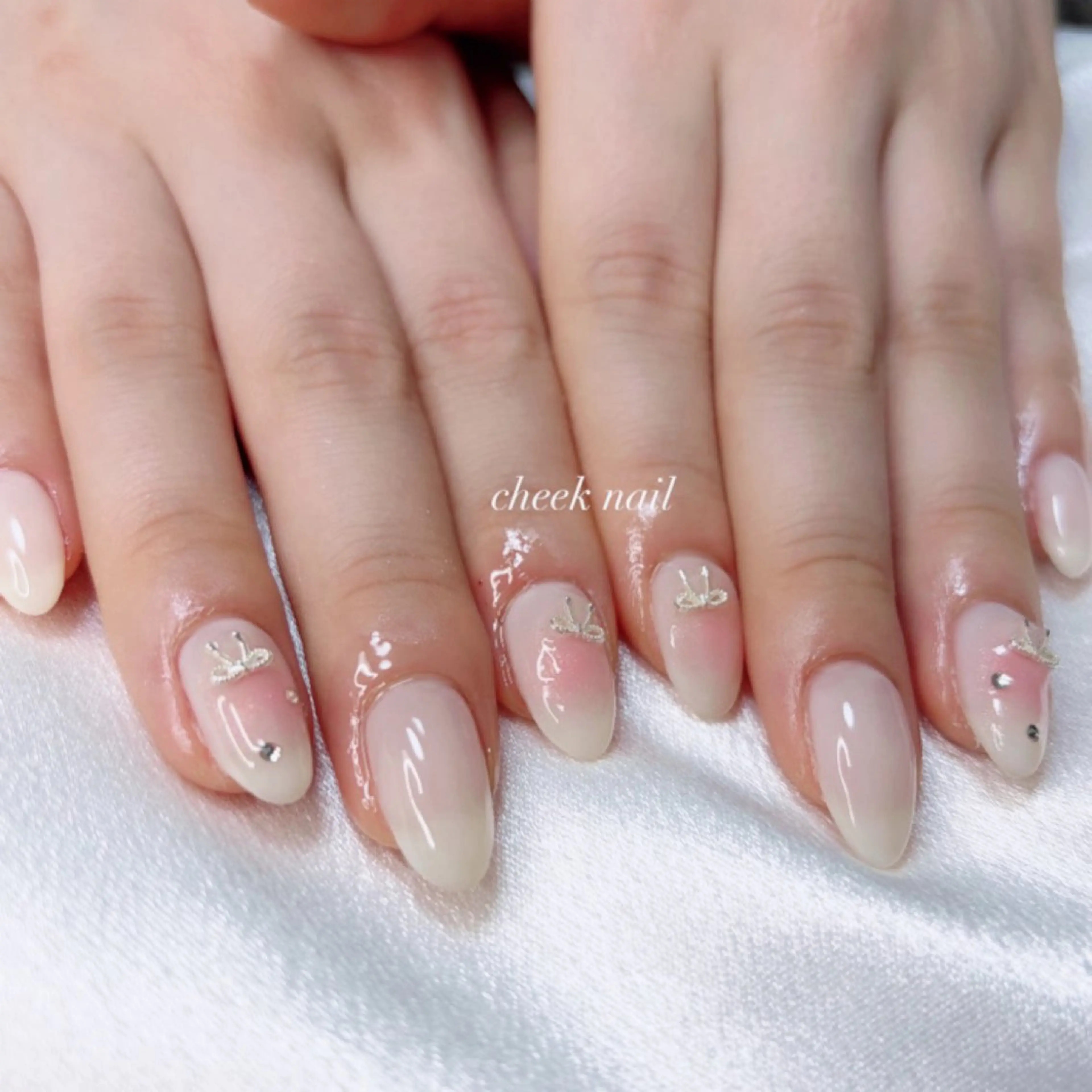 ミディアム ハンドネイル soin.nail aiのネイルデザイン