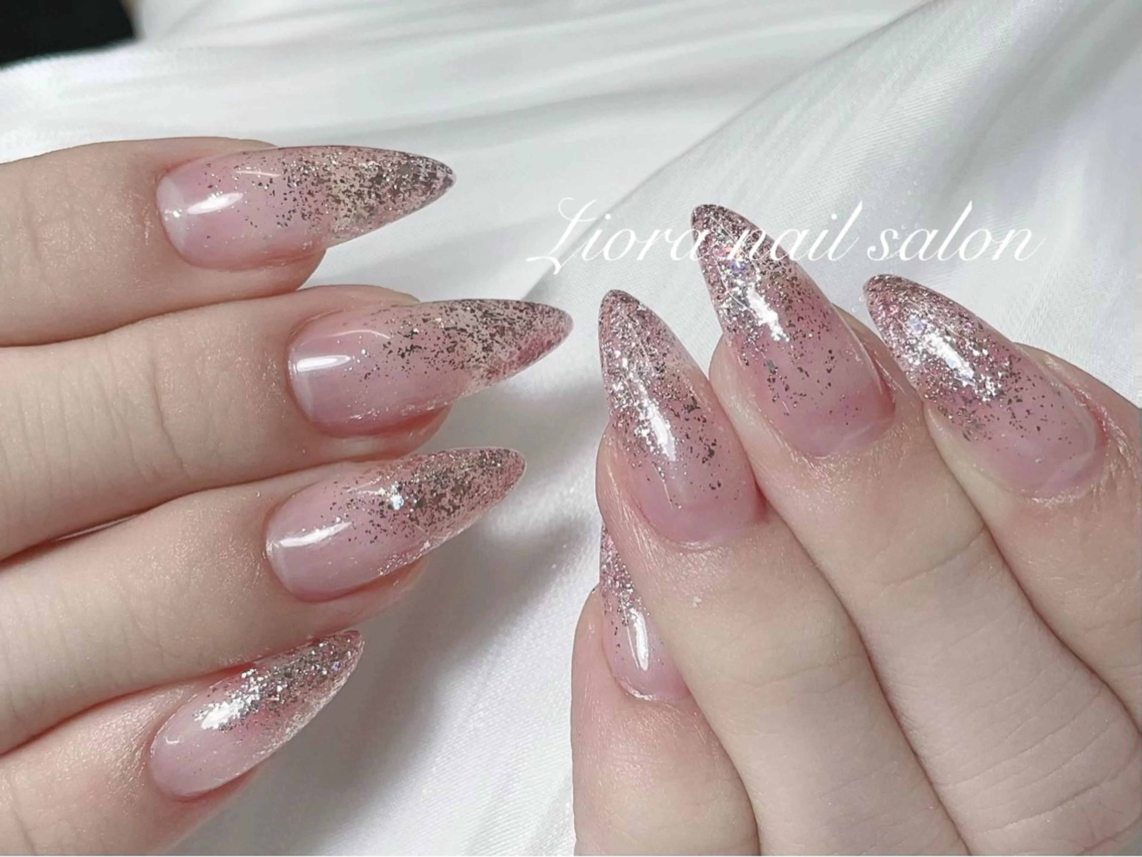 ネイル フレンチネイル ジェルネイル ガーリー グラデーション キラキラネイル ハンドネイル Liora nail スカルプ専門店のネイルデザイン
