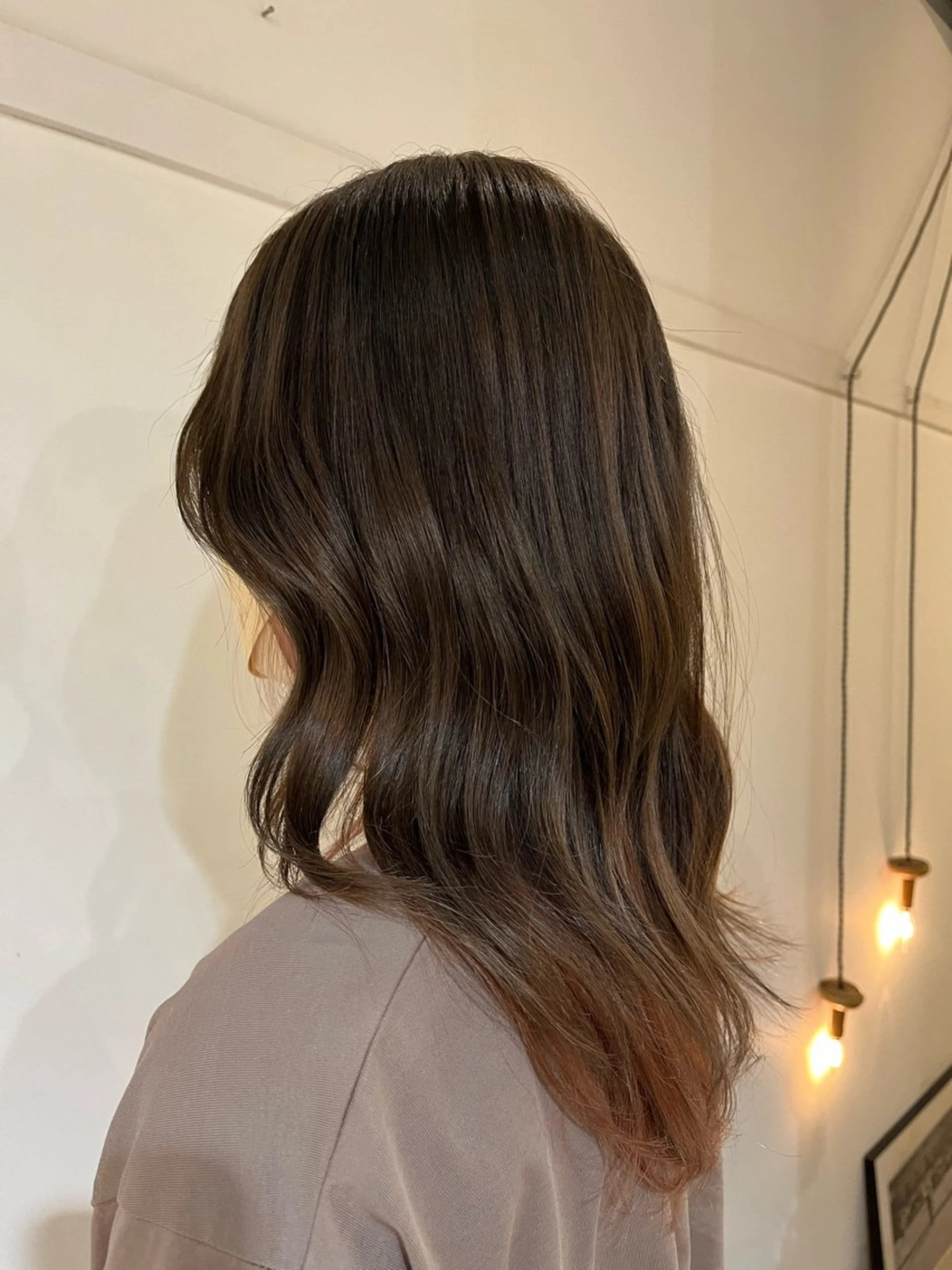 カラー 小久保 あかりのヘアスタイル