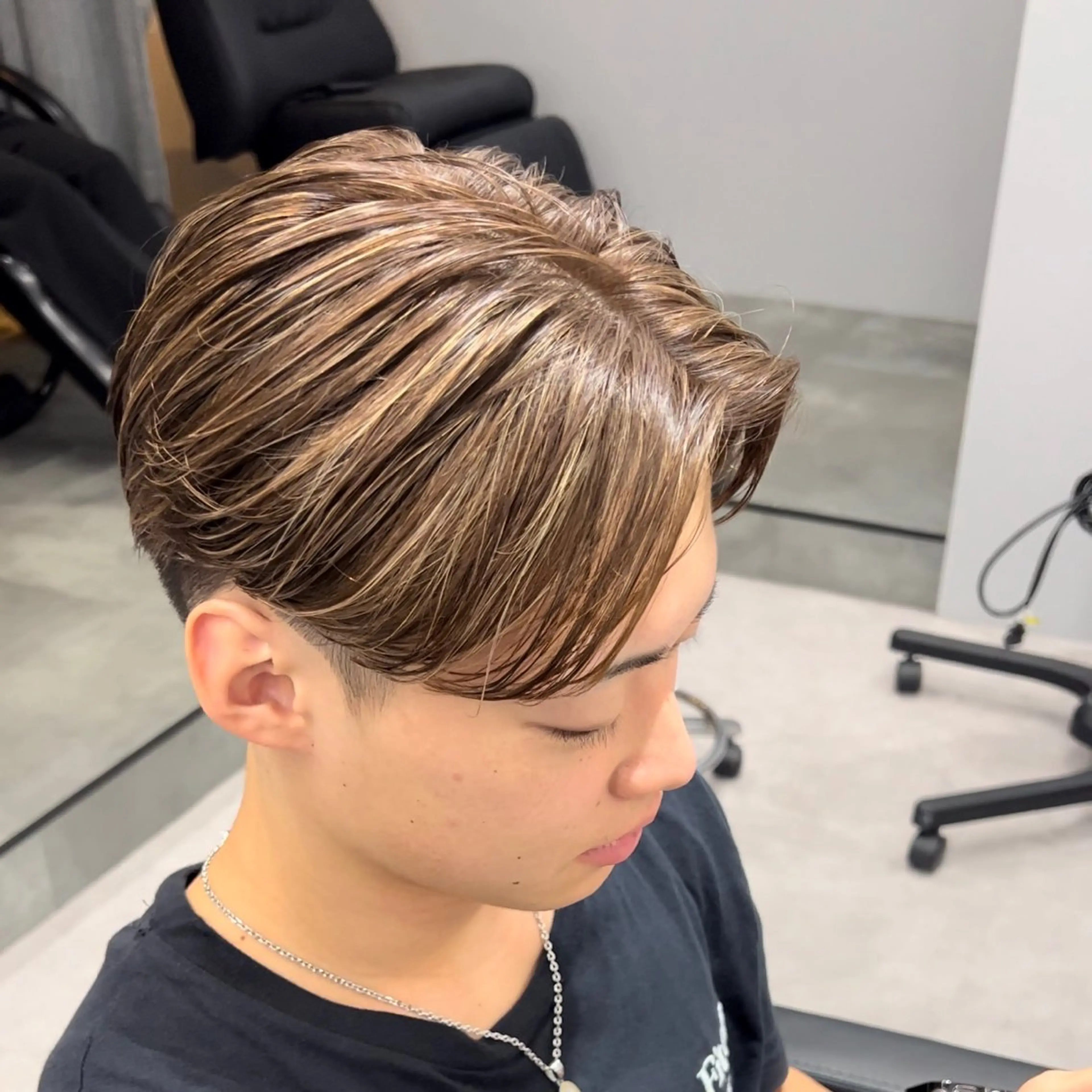 カラー メンズ メンズハイライト ハイライトカラー 【メンズ特化美容師】 🐍NAO🐍のヘアスタイル